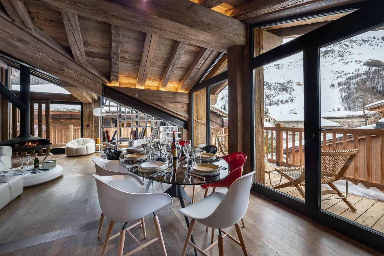 Open plan living area at Apartment Snowy Breeze in Val d'Isere