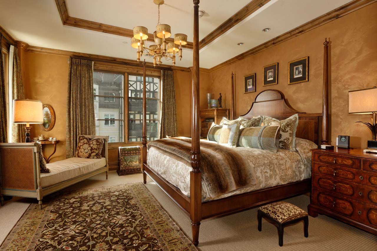 Bedroom one at Arrabelle Retreat in Vail