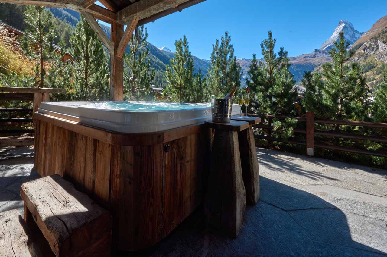 Hot tub on terrace of Chalet Grace in Zermatt