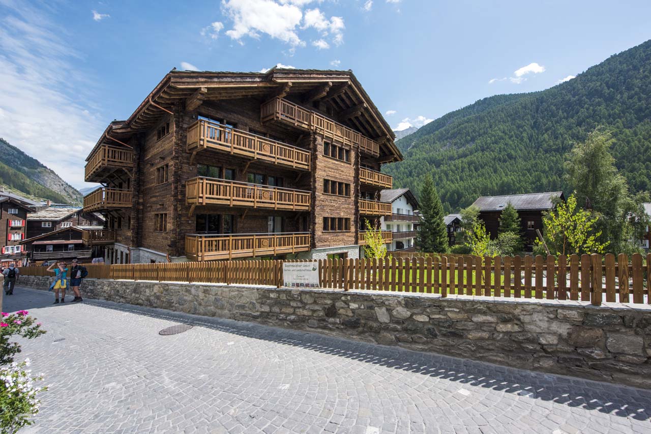 Central location of Christiania Penthouse in Zermatt