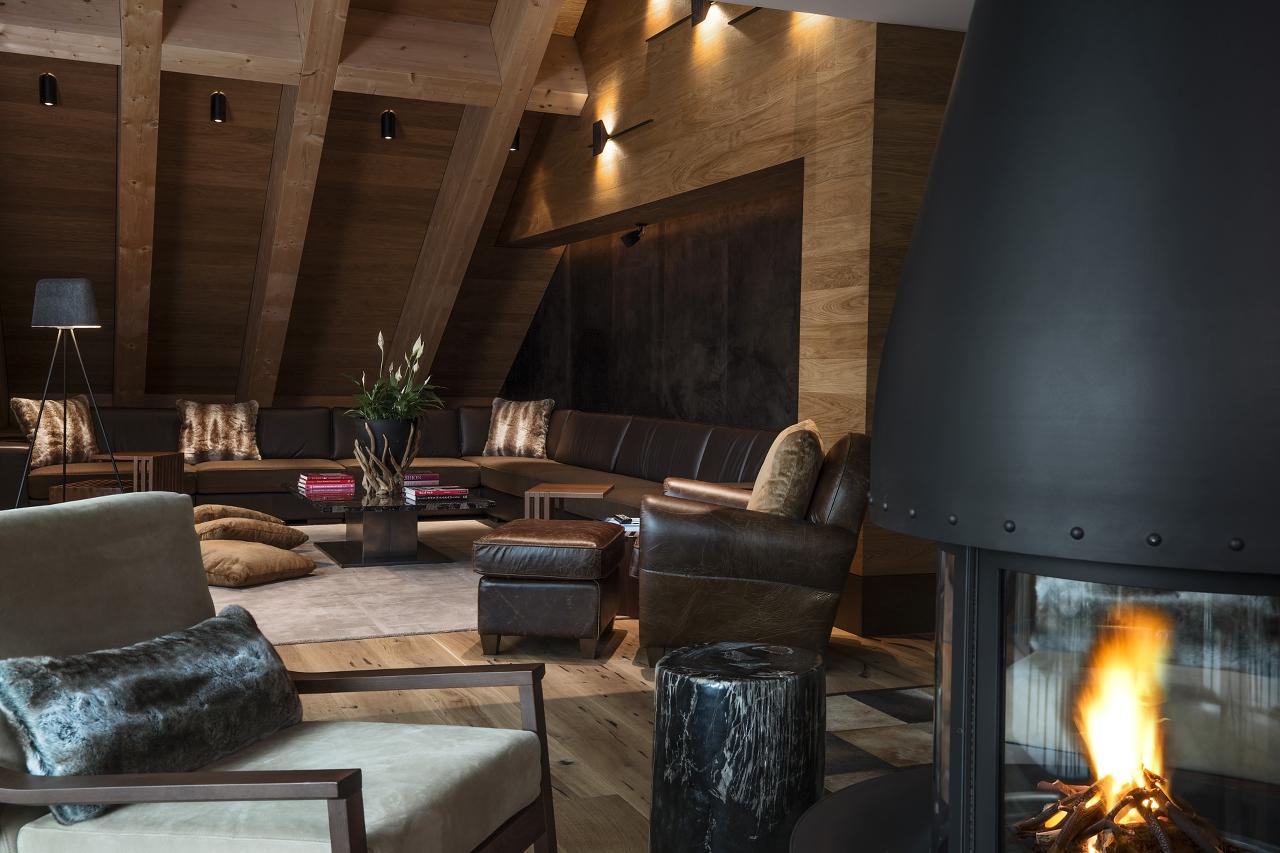 Comfortable seating in Furka Suite in Andermatt