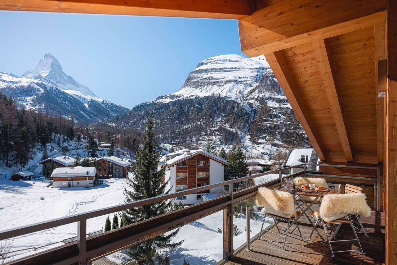 Balcony with Matterhorn view at Penthouse Altesse in Zermatt