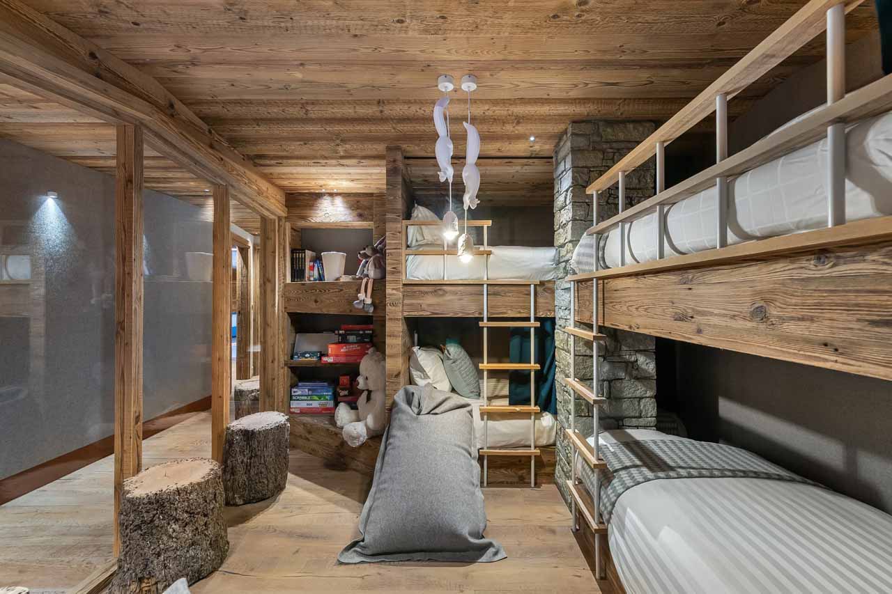 Bunk room at Chalet Les Bruxellois in Courchevel 1850