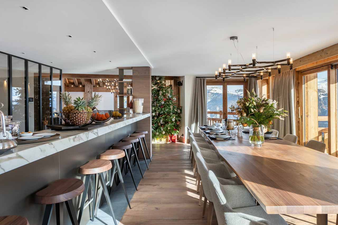 Kitchen breakfast bar at Chalet Les Bruxellois in Courchevel 1850