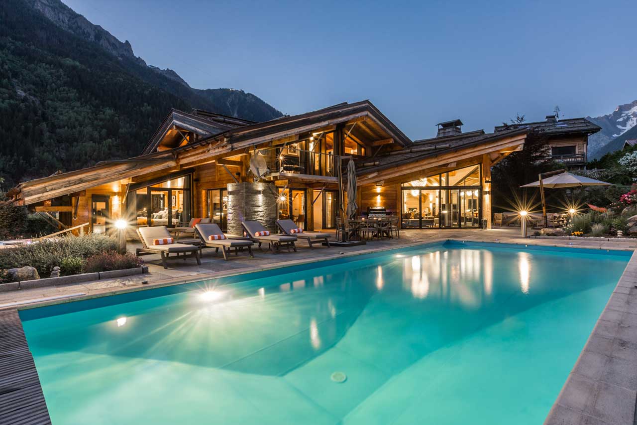Heated outdoor swimming pool and hot tub in Chalet Couttet in Chamonix