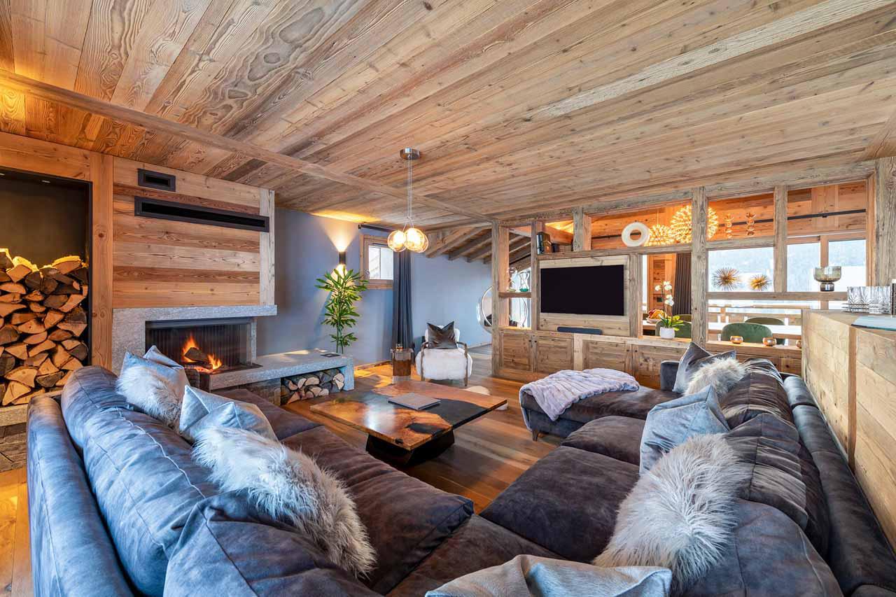 Living area at Chalet les Sapins in Les Gets