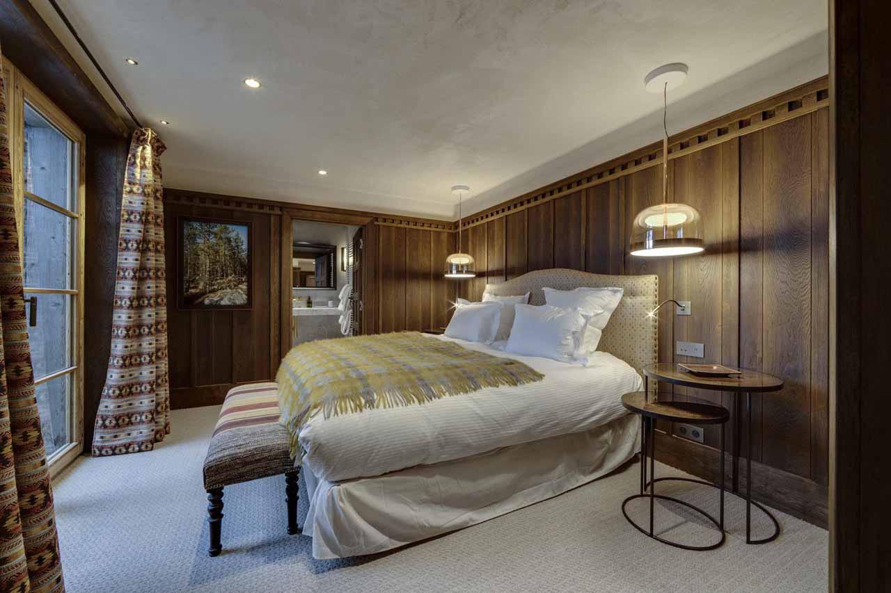 Double bedroom in Chalet Ottawa, Val d'Isere