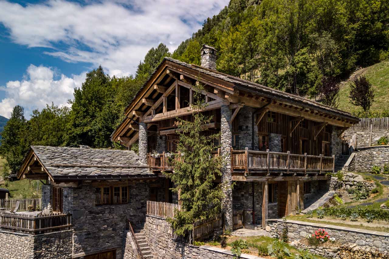 Exterior of Chalet Pelerin in Le Miroir in sumnmer