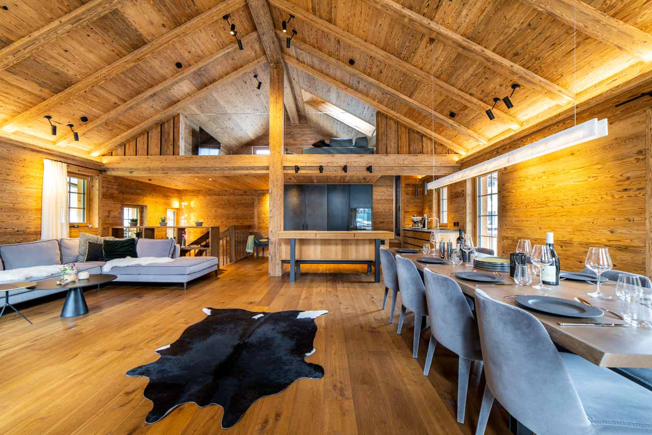 Living and dining area at Chalet Simon in Saas Fee