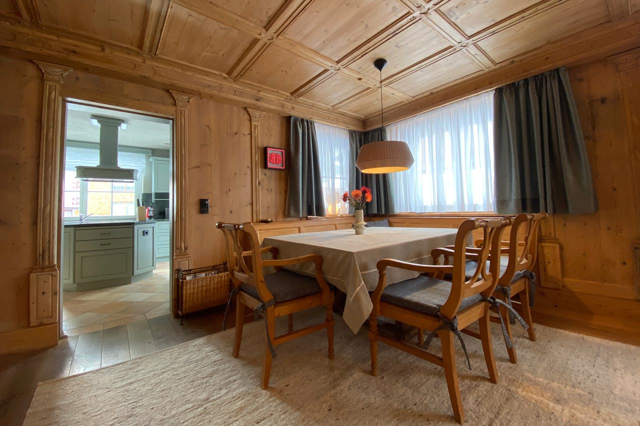 Dining table at Chalet Toda in Lech
