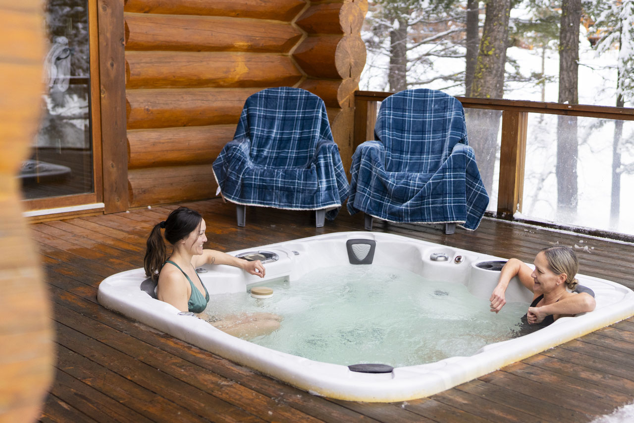 Hot tub at Spirit Bear Lodge in South Chilcotin, British Columbia