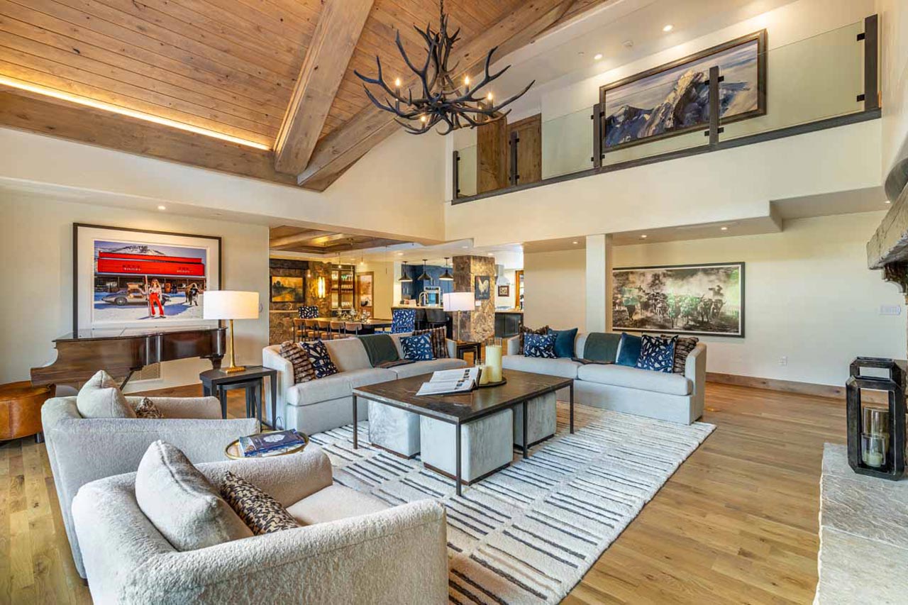 Spacious living room with Steinway baby grand piano