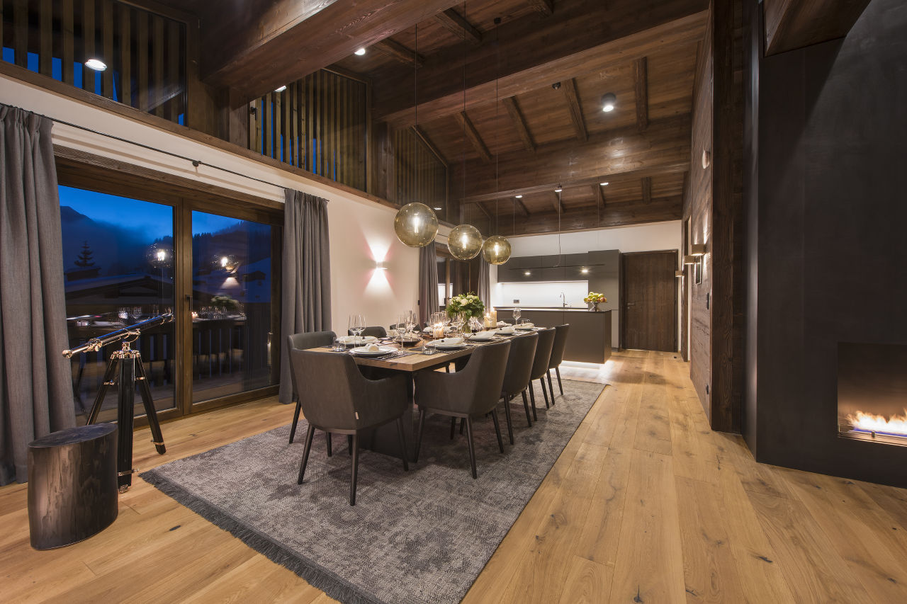 Dining area of Nidus Penthouse in Lech with terrace access