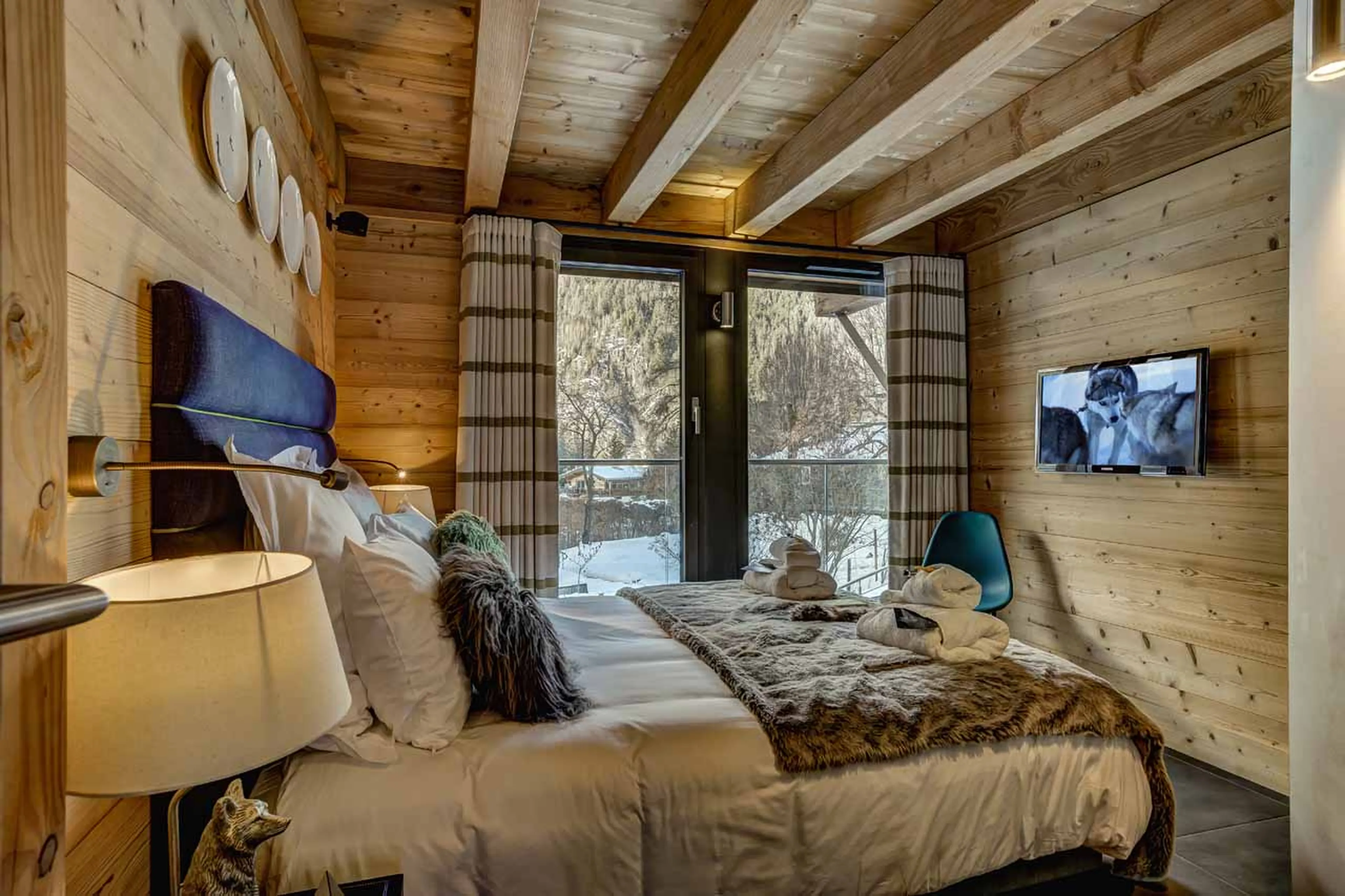 Bedroom Fox with balcony access, Chalet Couttet in Chamonix