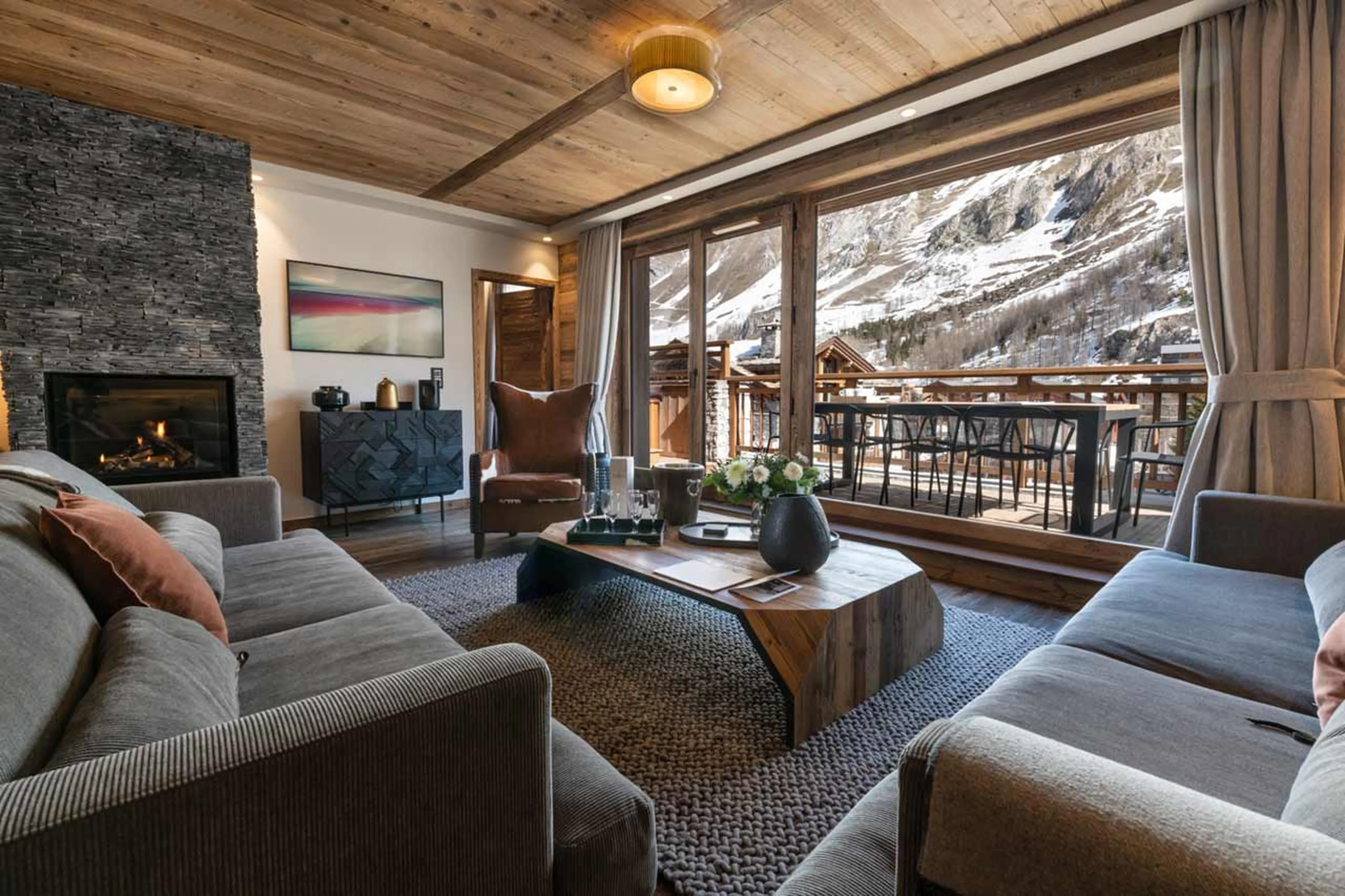 Living area at Alaska Lodge 3 in Val d'Isere