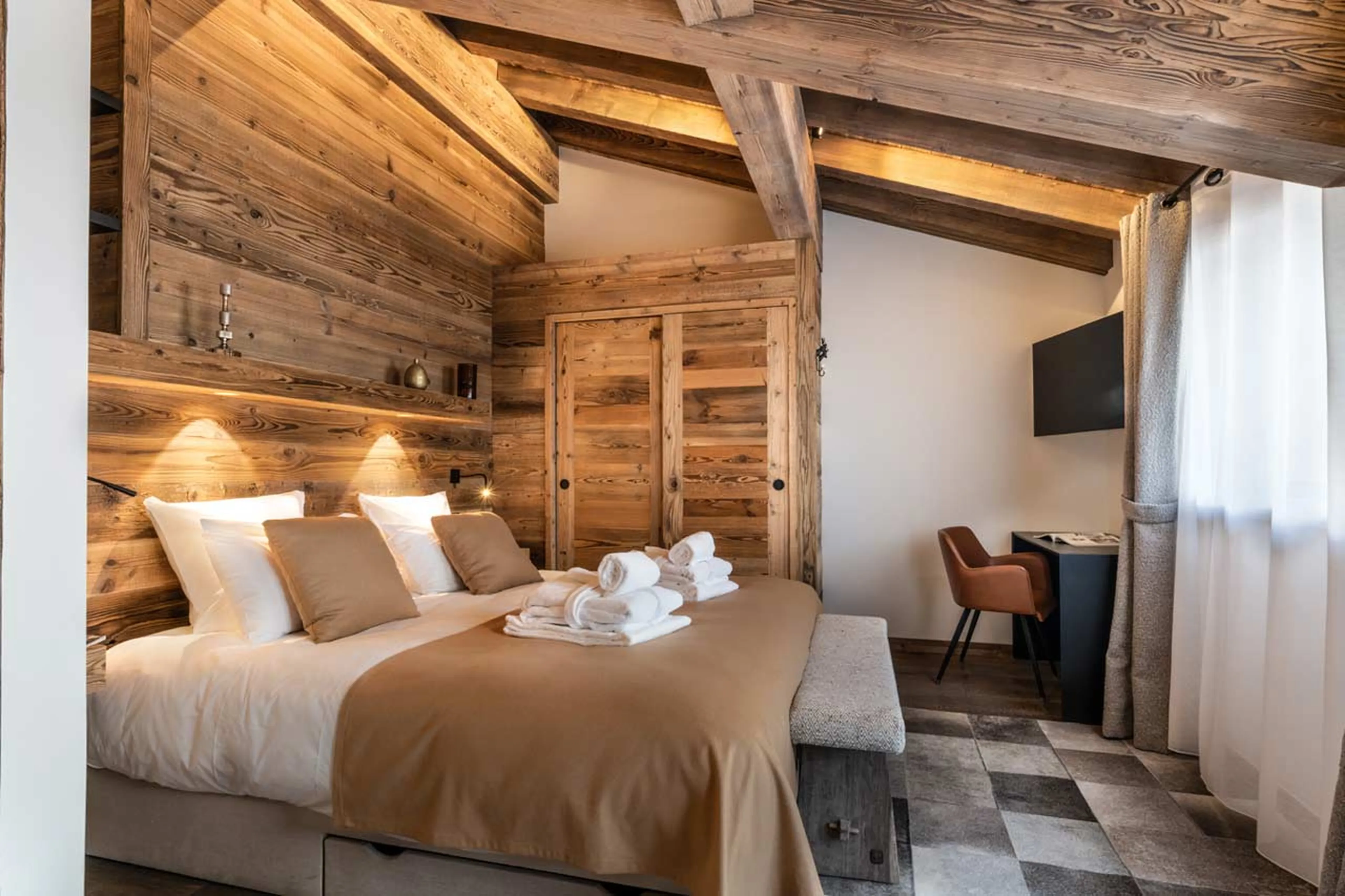 Bedroom one at Alaska Lodge 6 in Val d'Isere