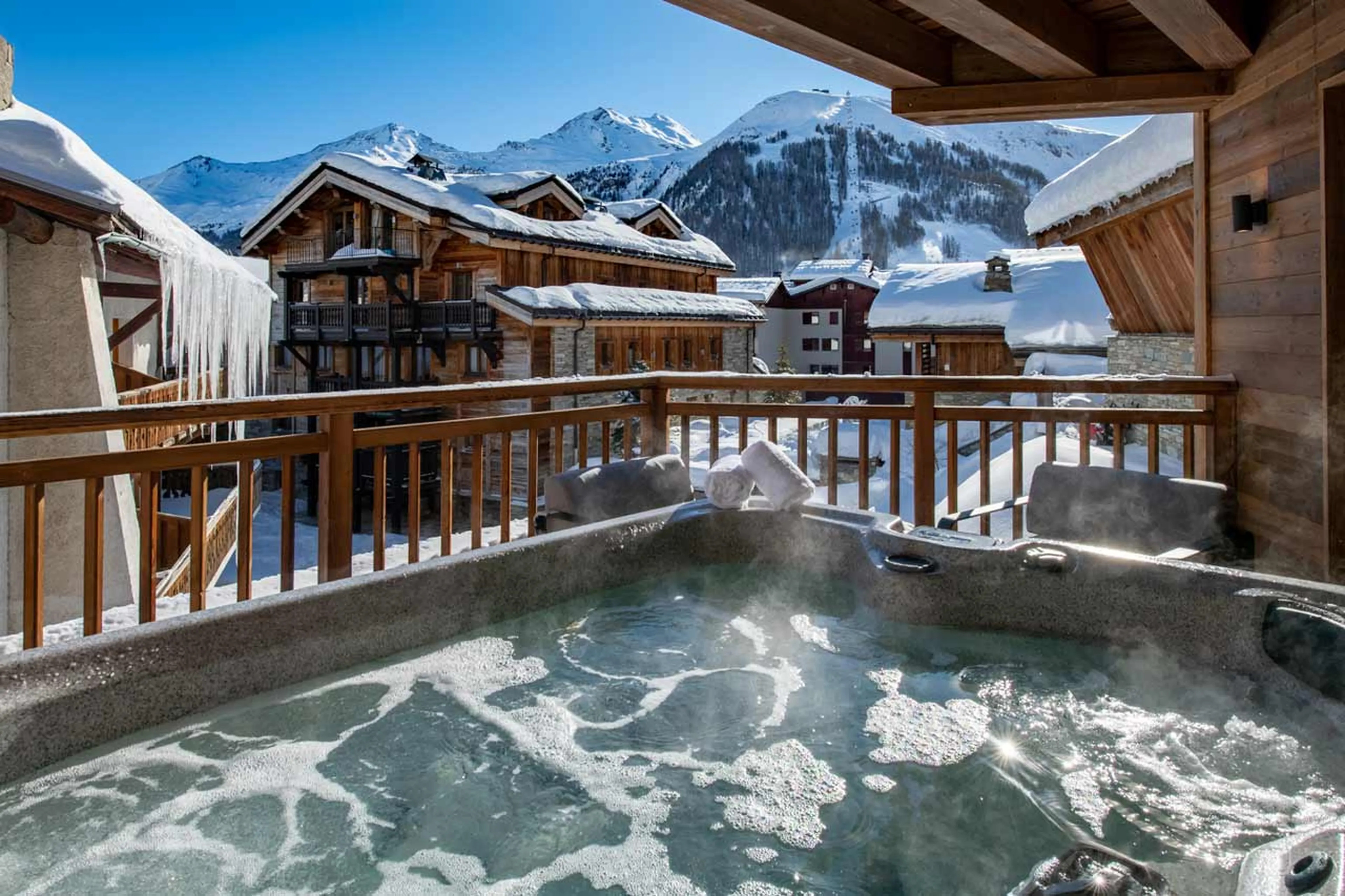 Hot tub at Alaska Lodge 6 in Val d'Isere