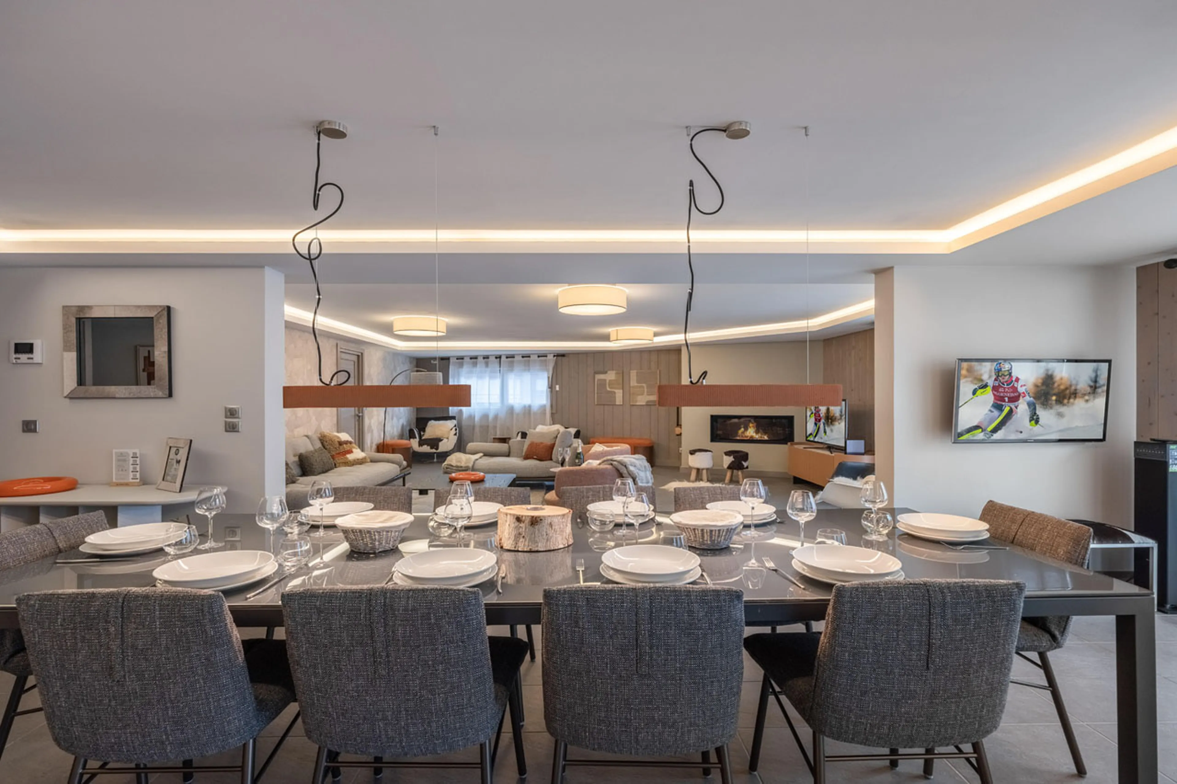 Dining table in Apartment Abondance in Courchevel 1650