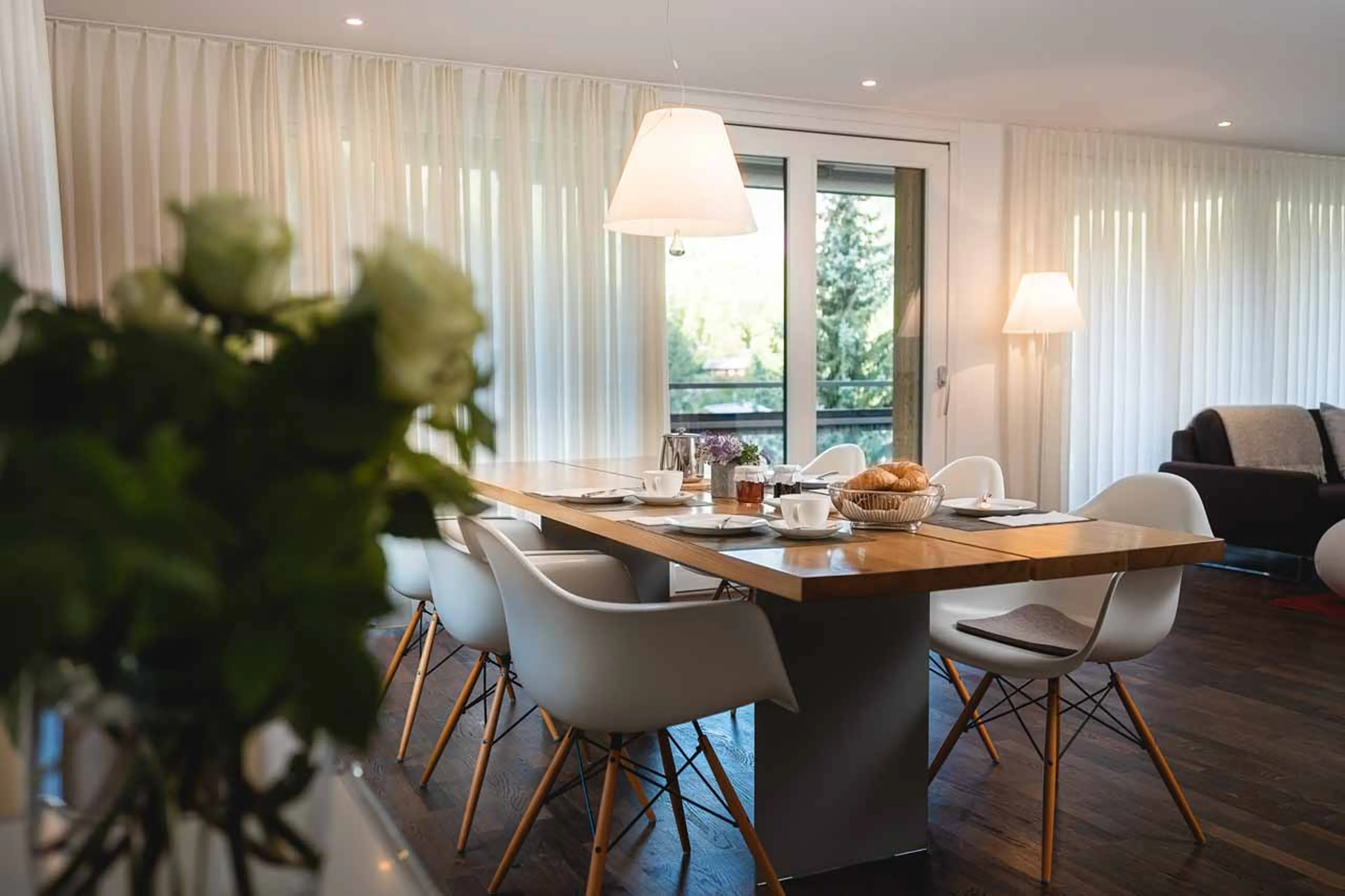 Dining table at Apartment Altesse 1 in Zermatt