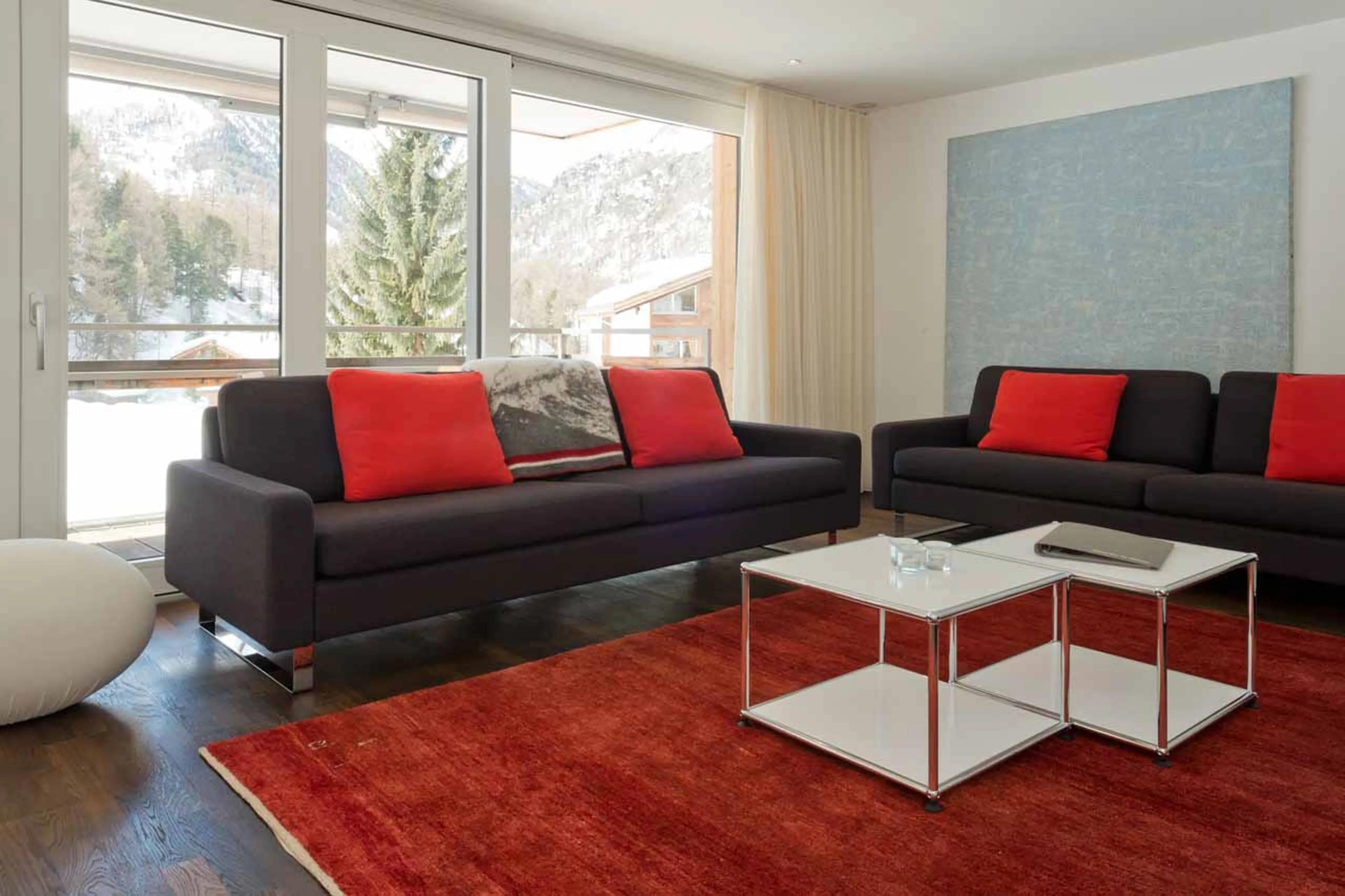 Sofa area at Apartment Altesse 2 in Zermatt