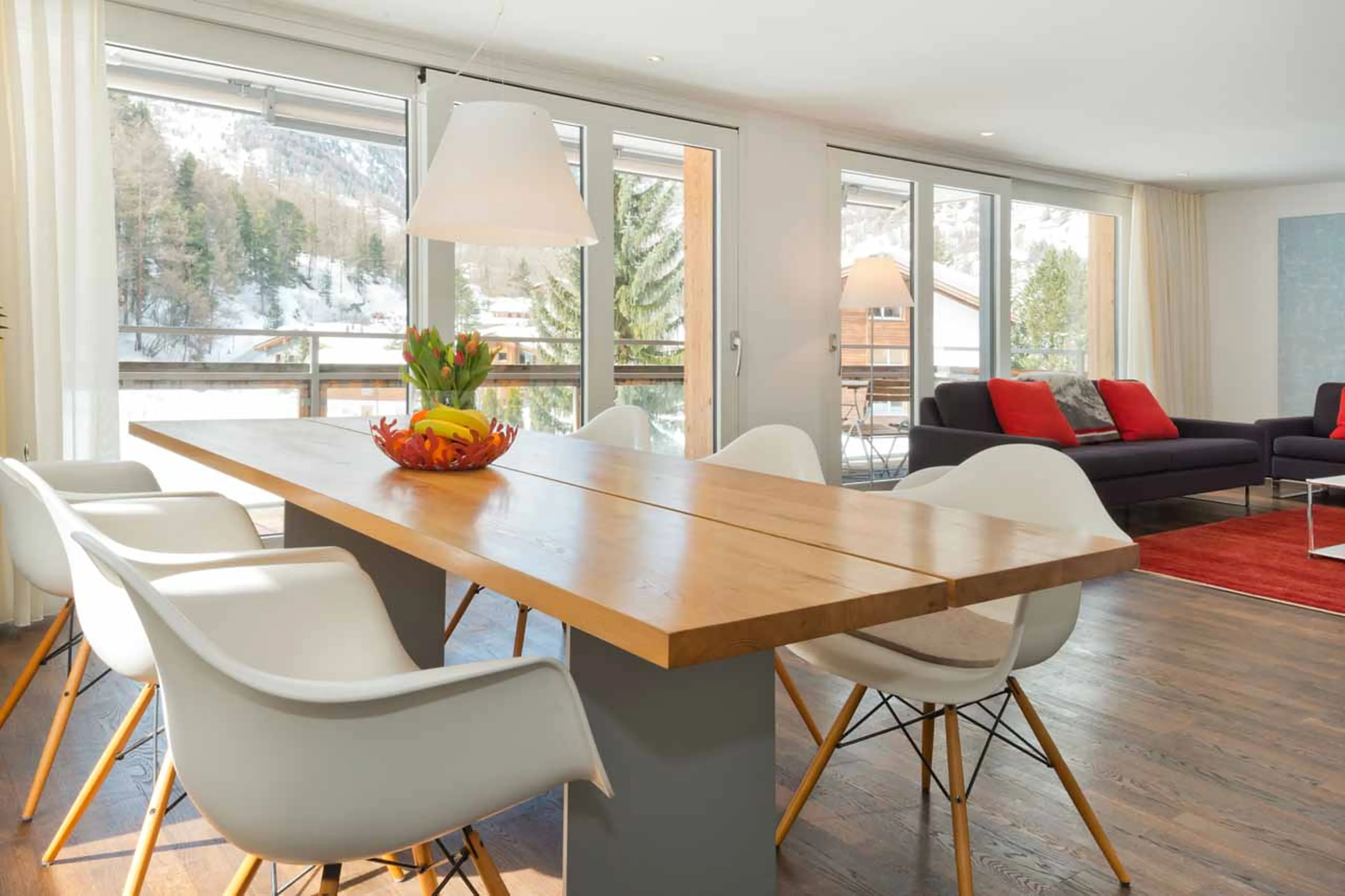 Open plan living area at Apartment Altesse 2 in Zermatt