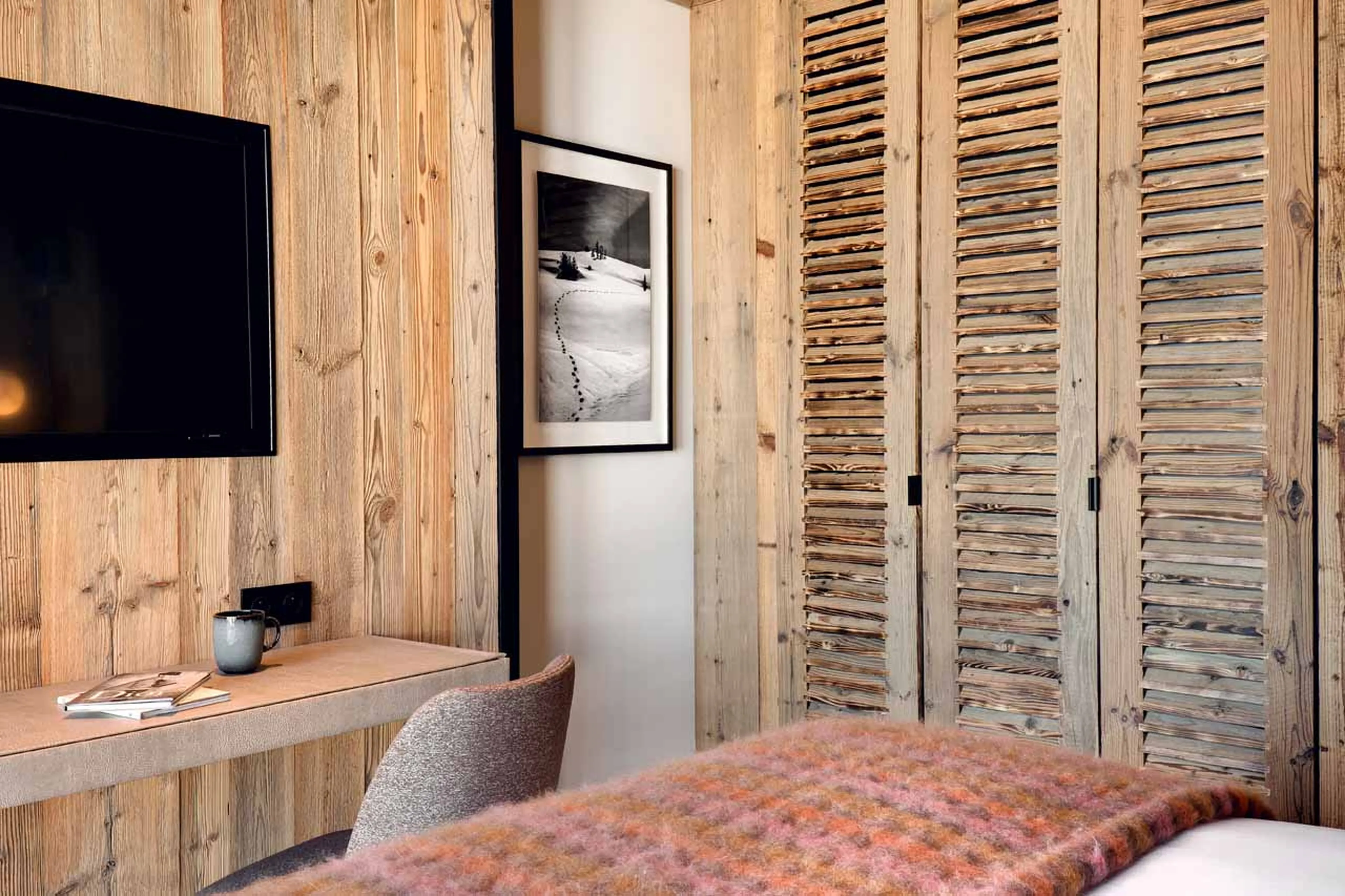 TV in bedroom one at Apartment Antares Mira 102