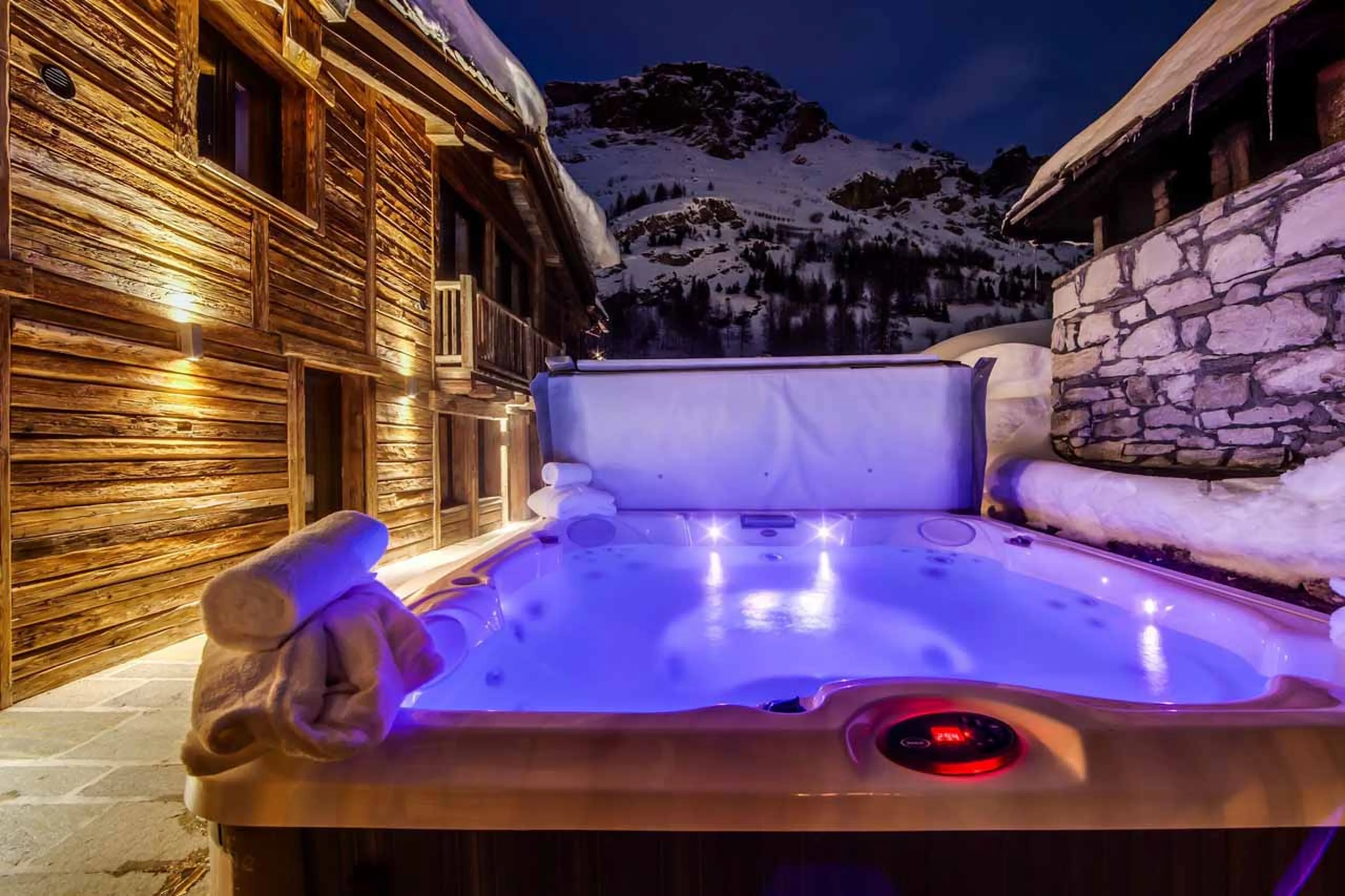 Hot tub at Chalet Artemis in Val d'Isere