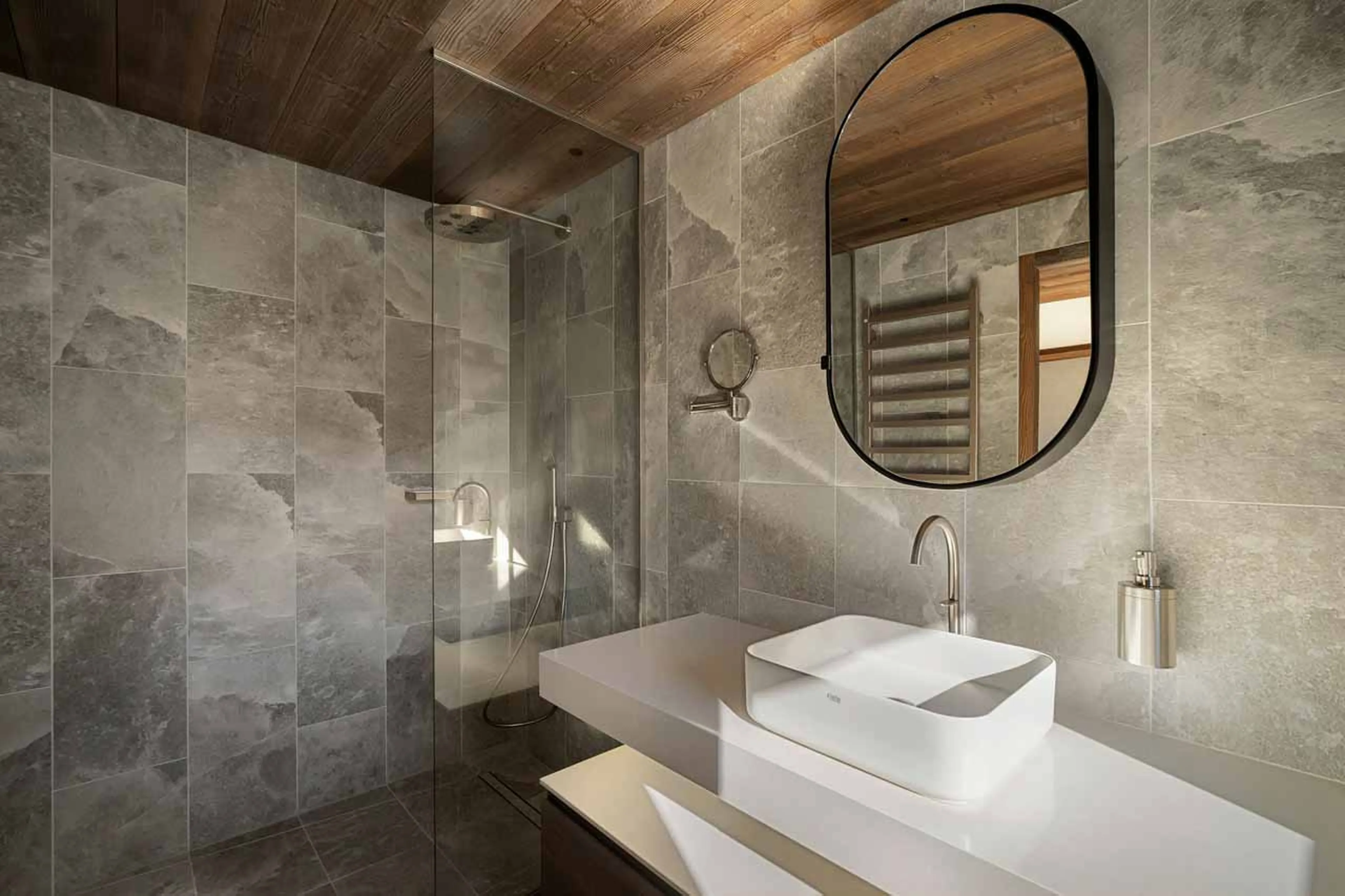 Bedroom 4 en-suite in Atmosphere Apartment 902, Courchevel 1850