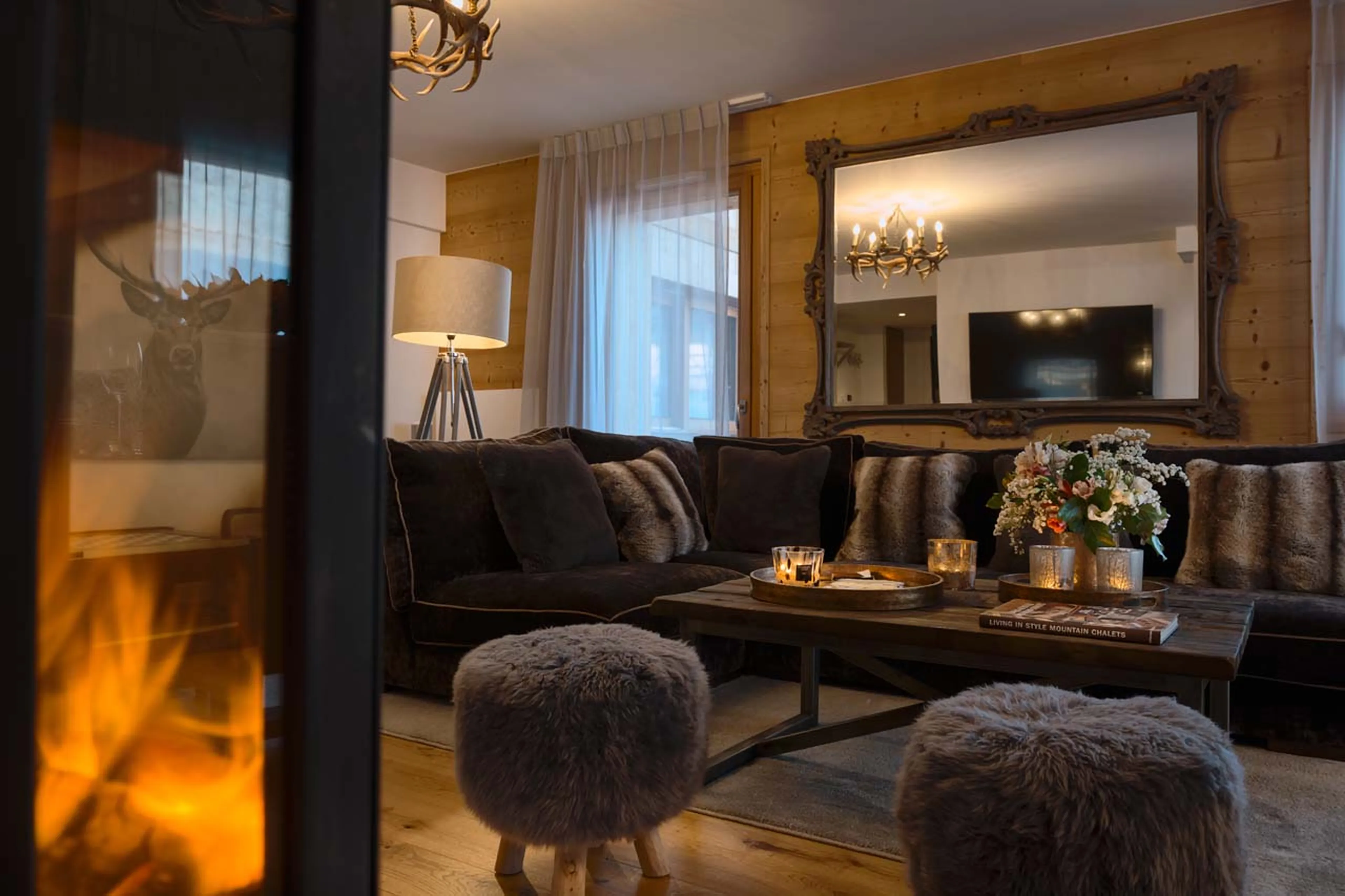 Wood-burning stove in living area of Apartment Aviemore in Les Gets