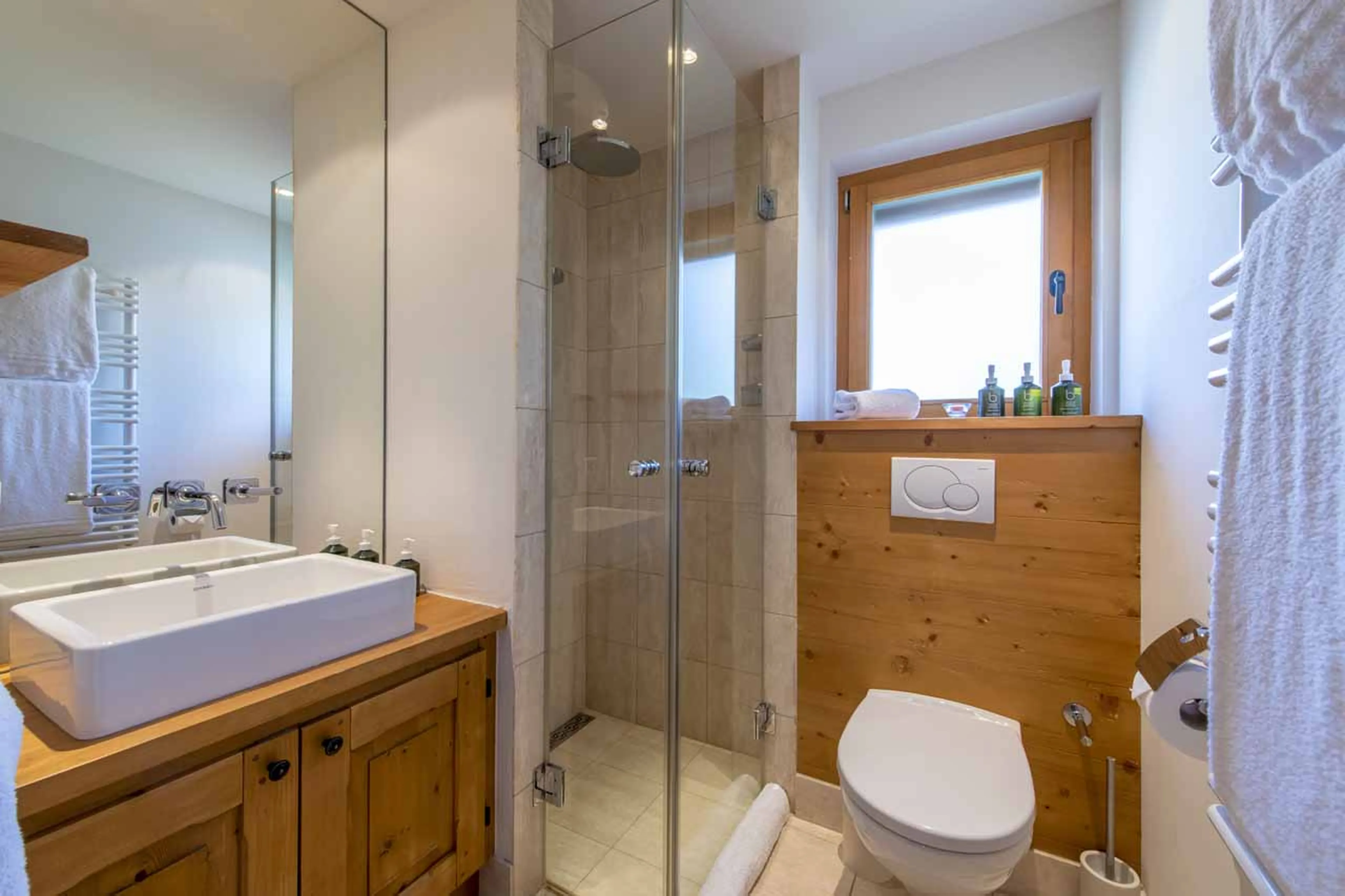 Shower room three at Apartment Basalte in Verbier