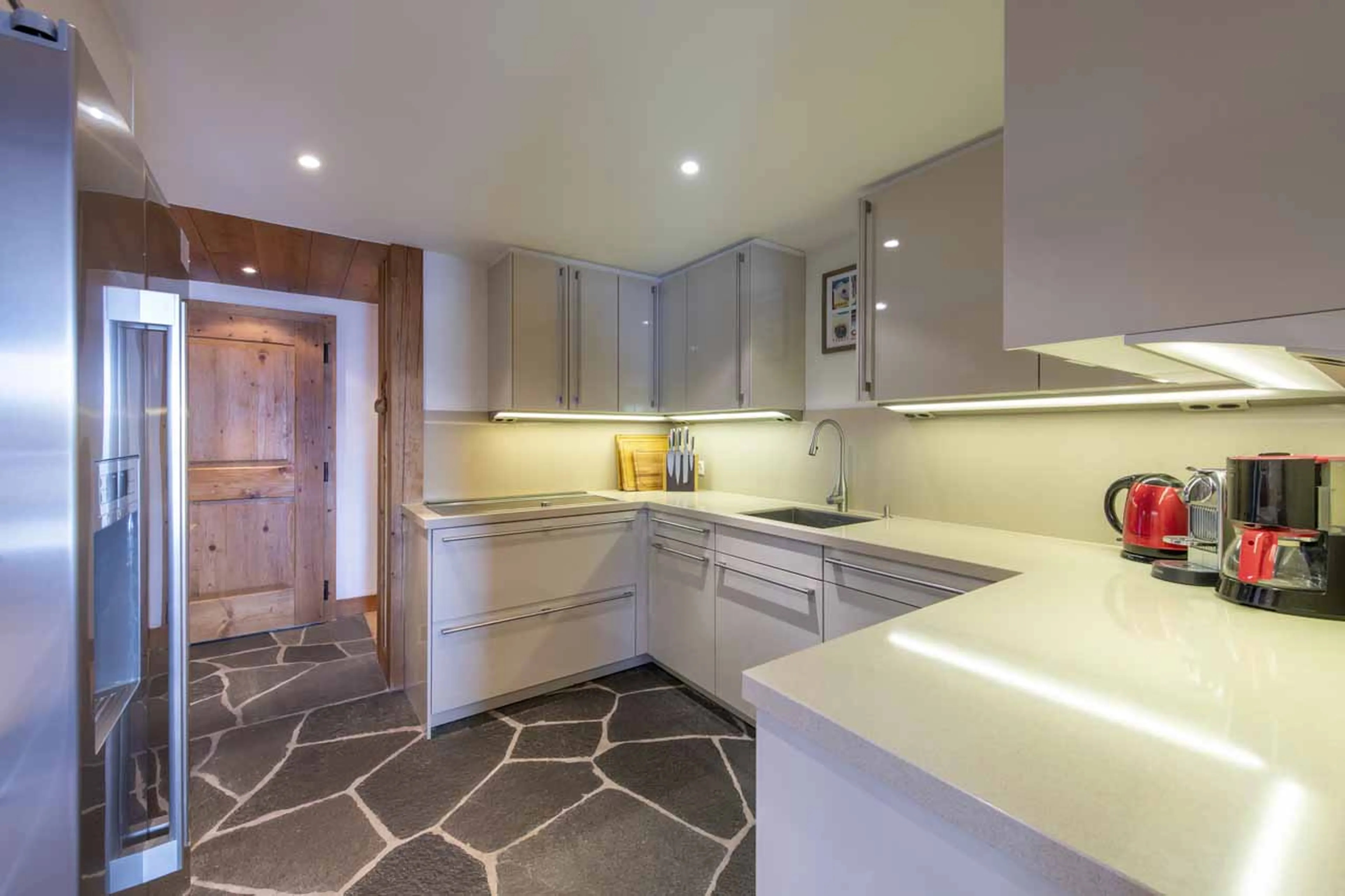 Modern kitchen at Apartment Basalte in Verbier