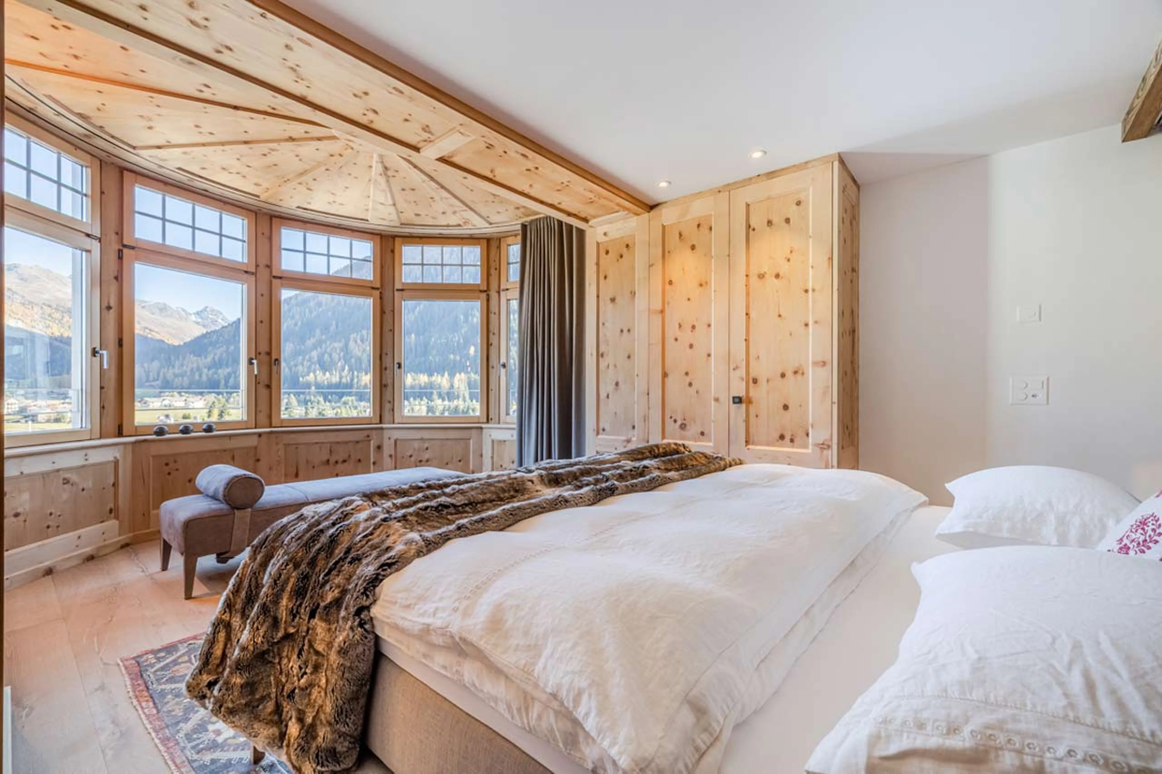 Window in master suite at Apartment Mountain Dream in Davos