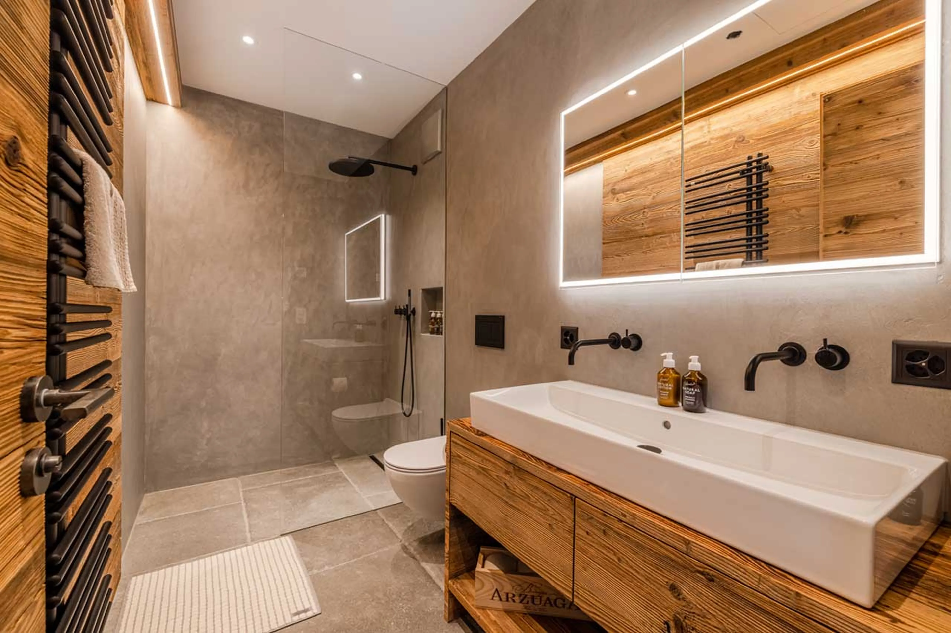 Shared shower room at Apartment Mountain Dream in Davos