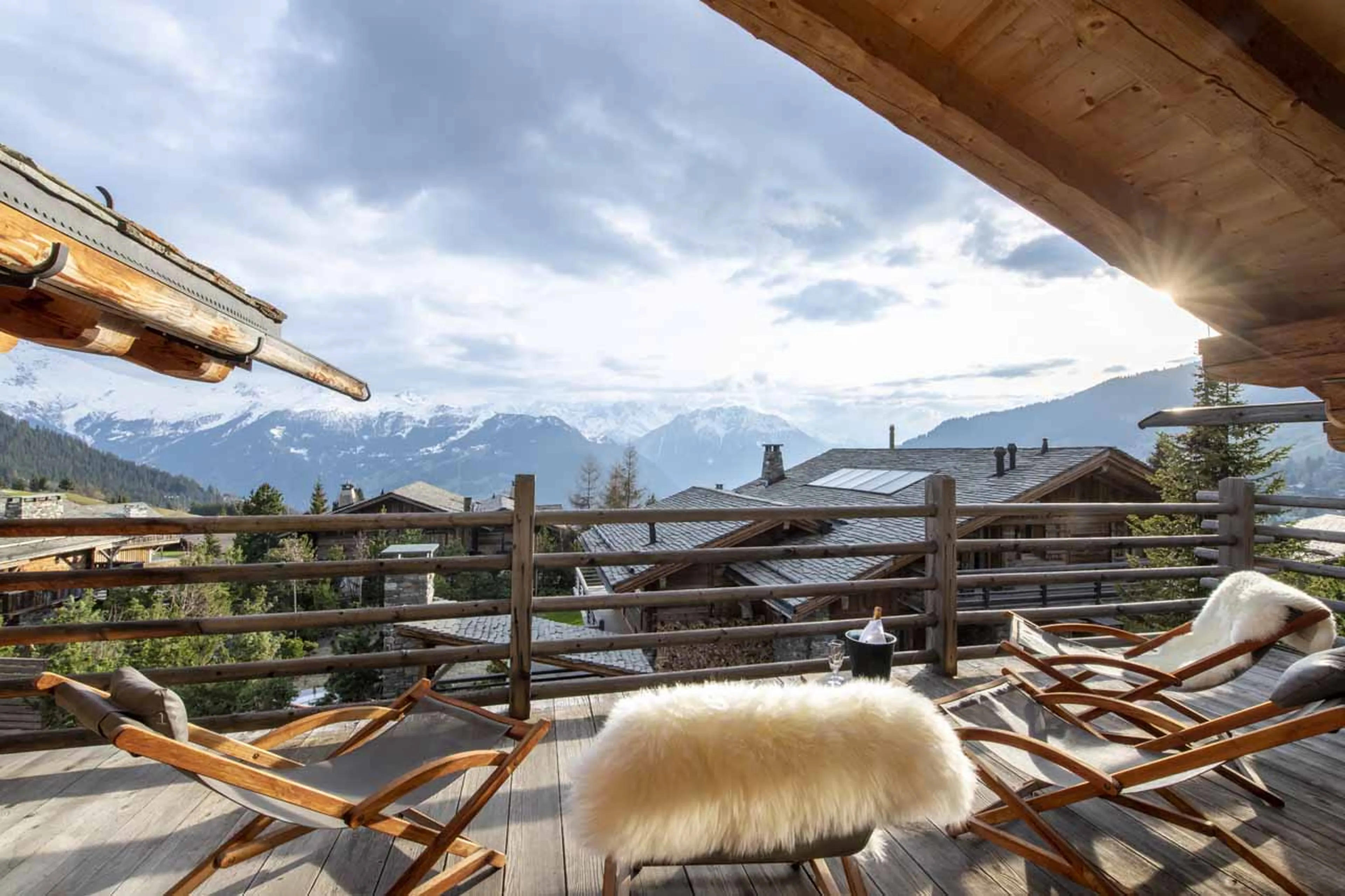Sunny balcony at Apartment Breithorn in Verbier