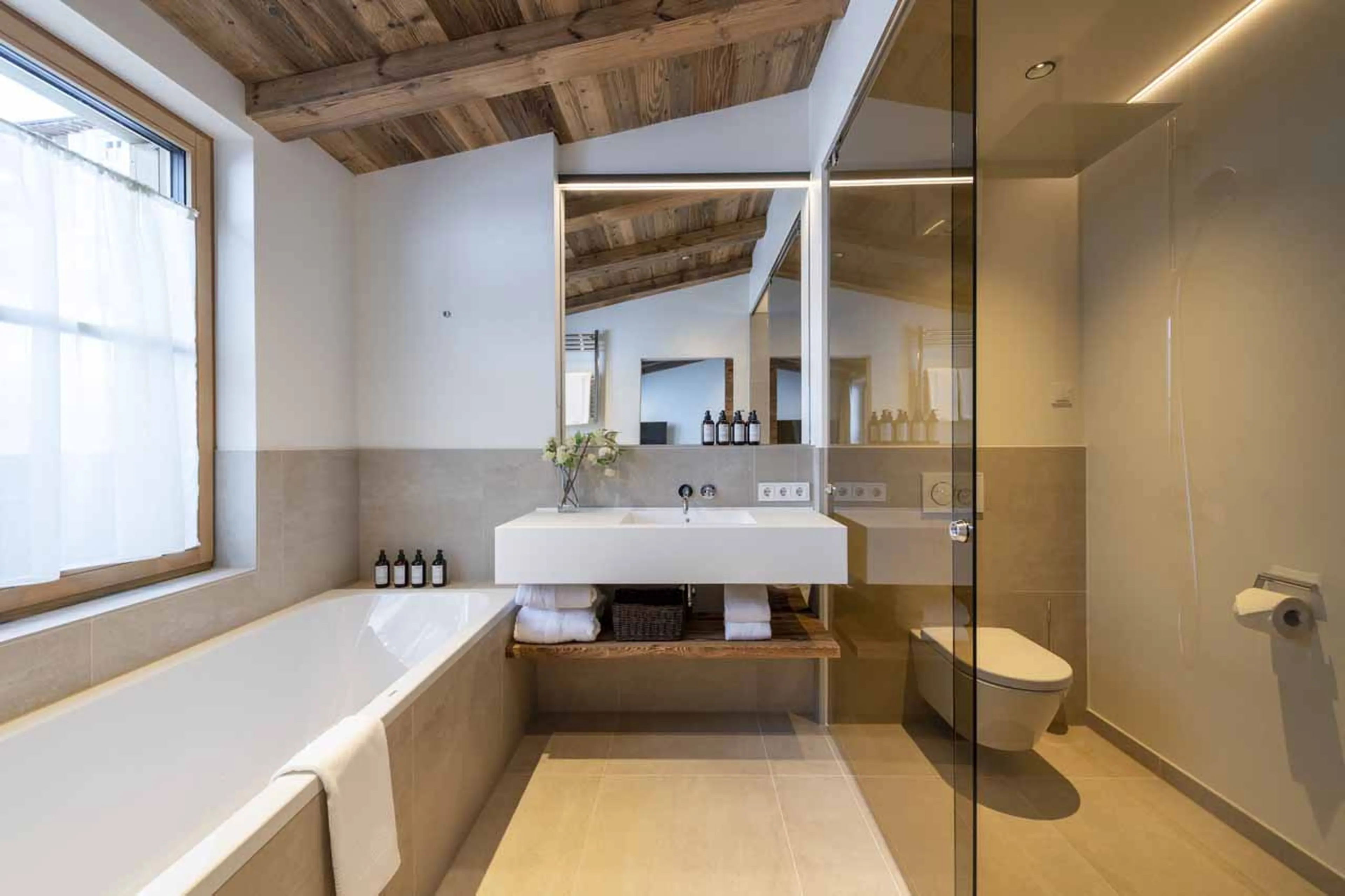 Bathroom at Apartment Brunnenhof 11 in Lech