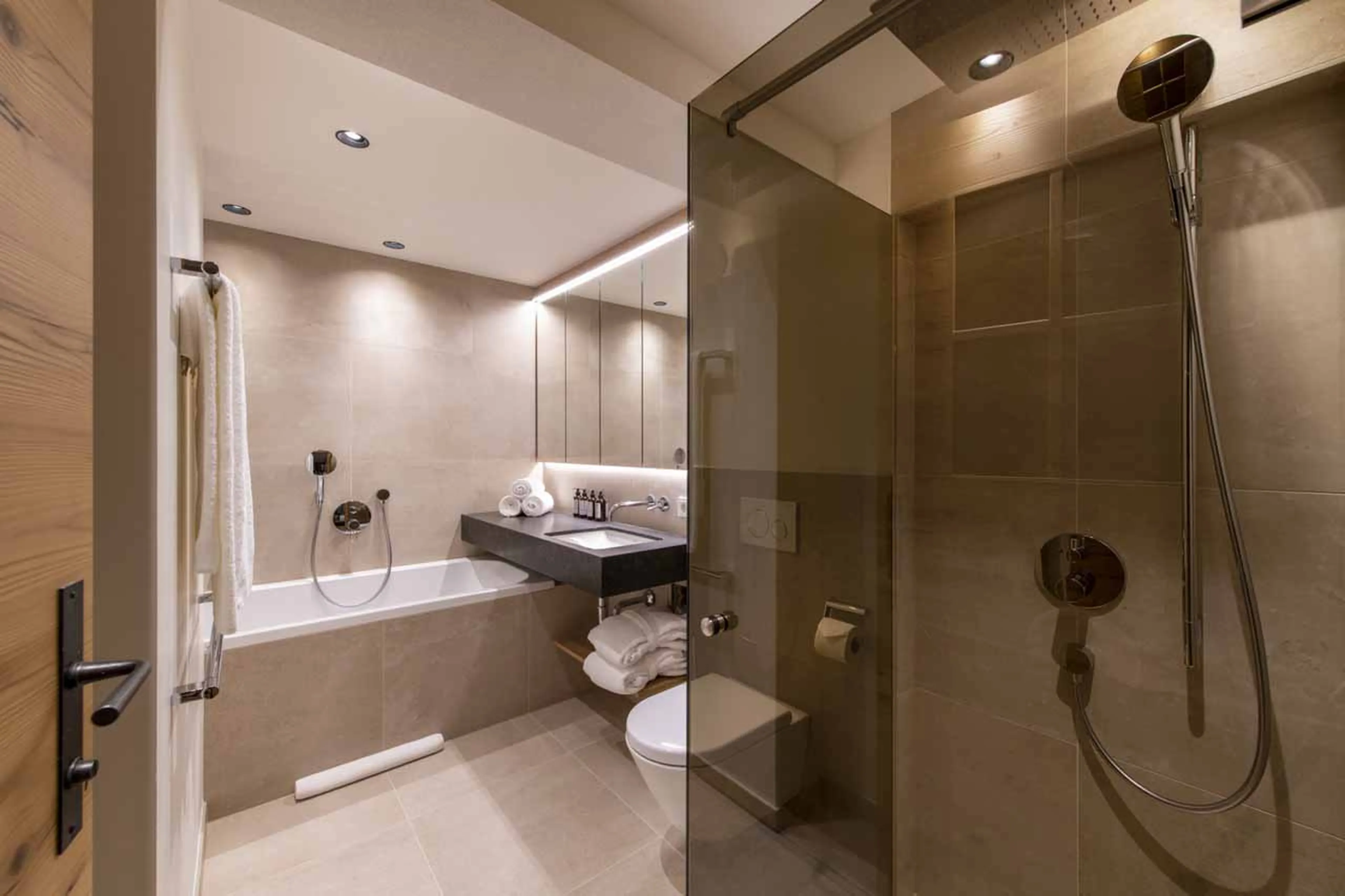 Bathroom at Apartment Brunnenhof in Lech