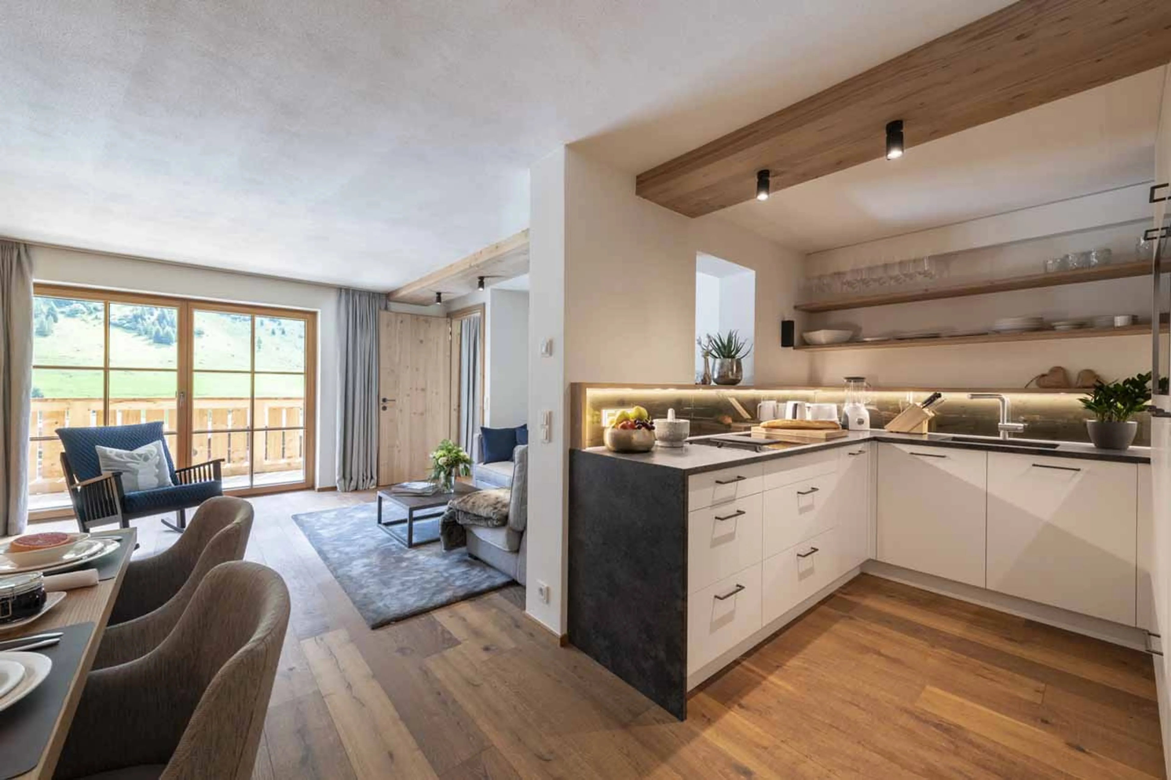 Kitchen and dining area at Apartment Brunnenhof 5 in Lech