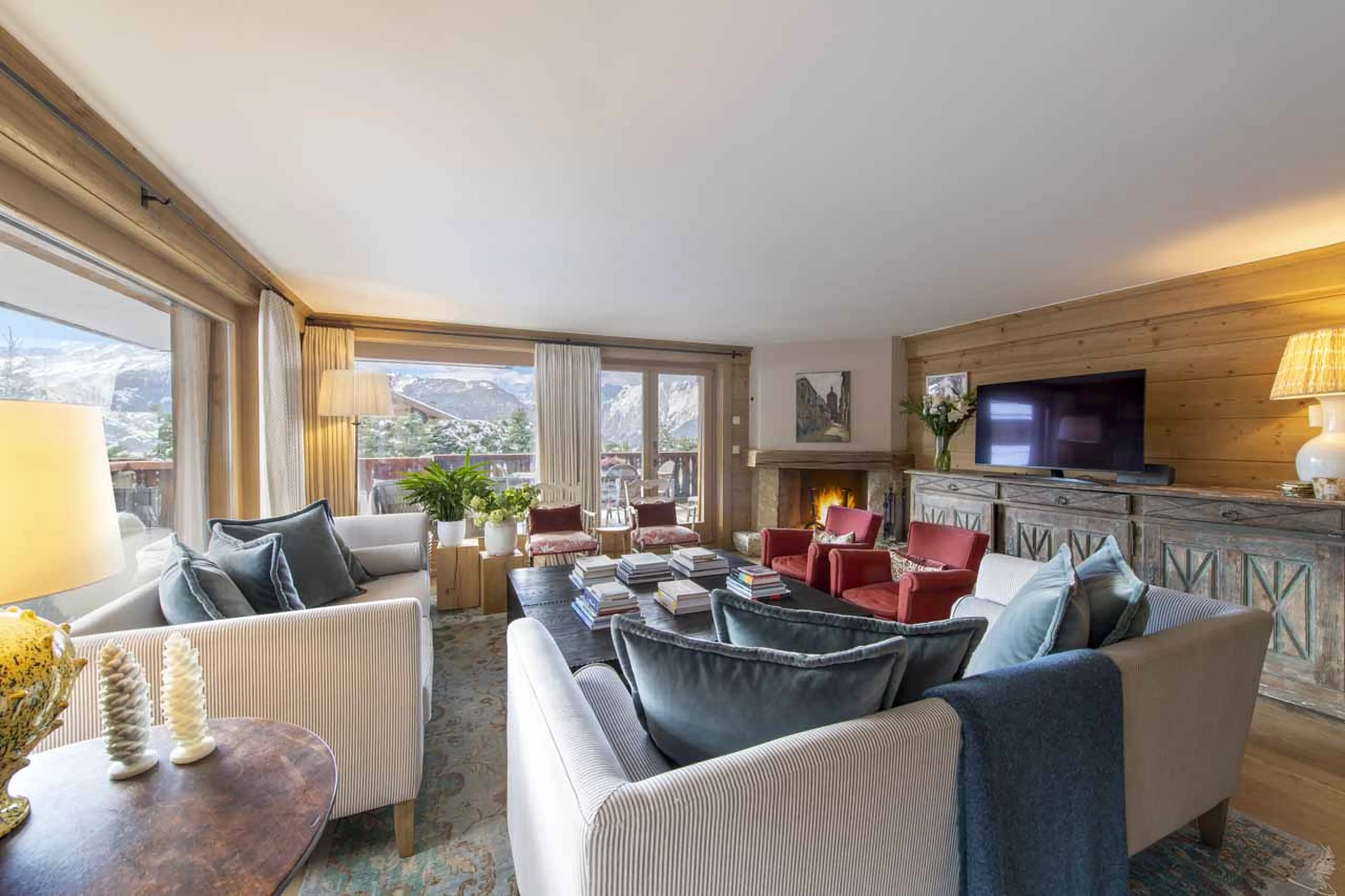 TV in living area of Apartment Cantarella in Verbier