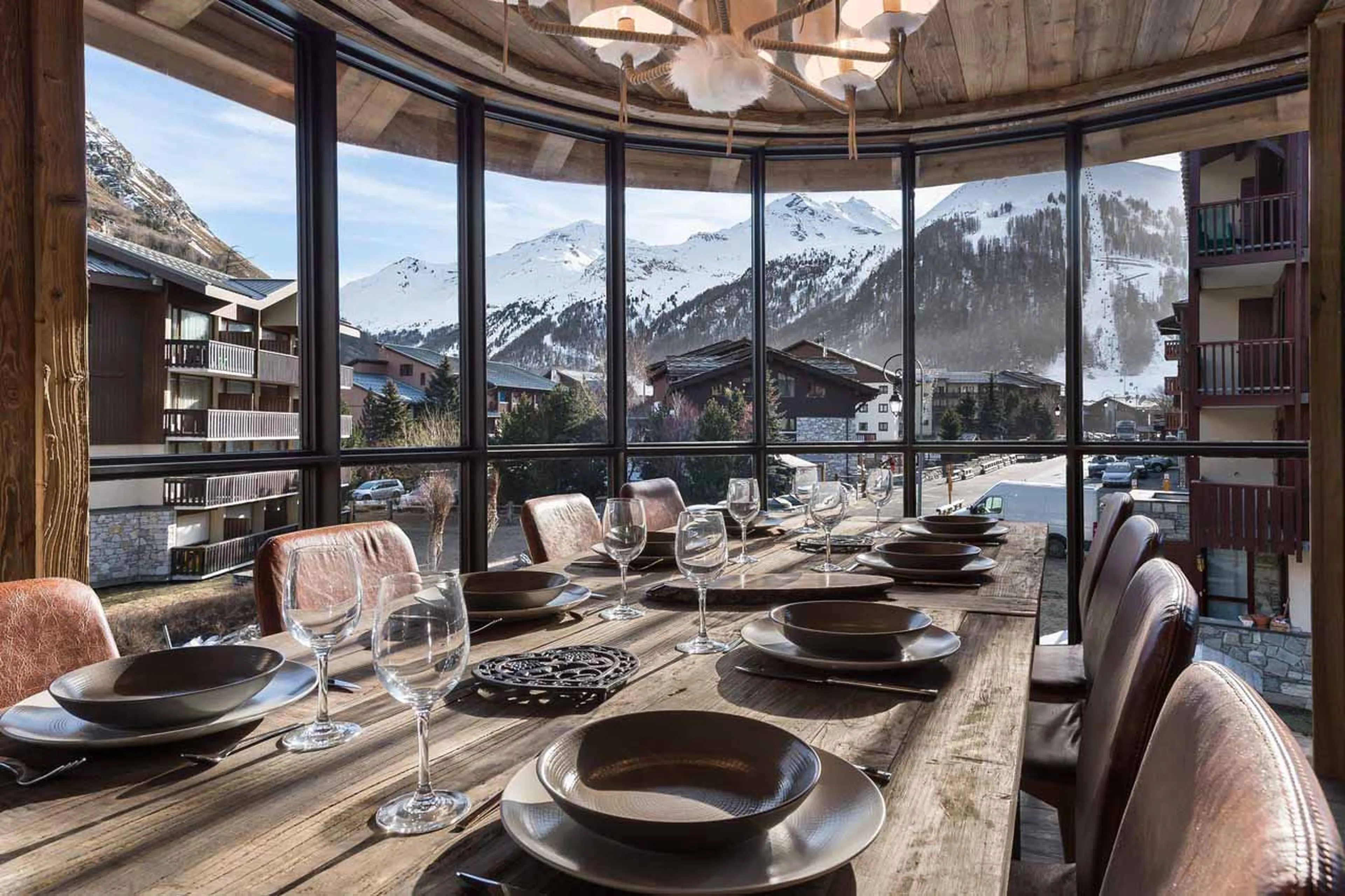 Dining table at Apartment Castor in Val d'Isere