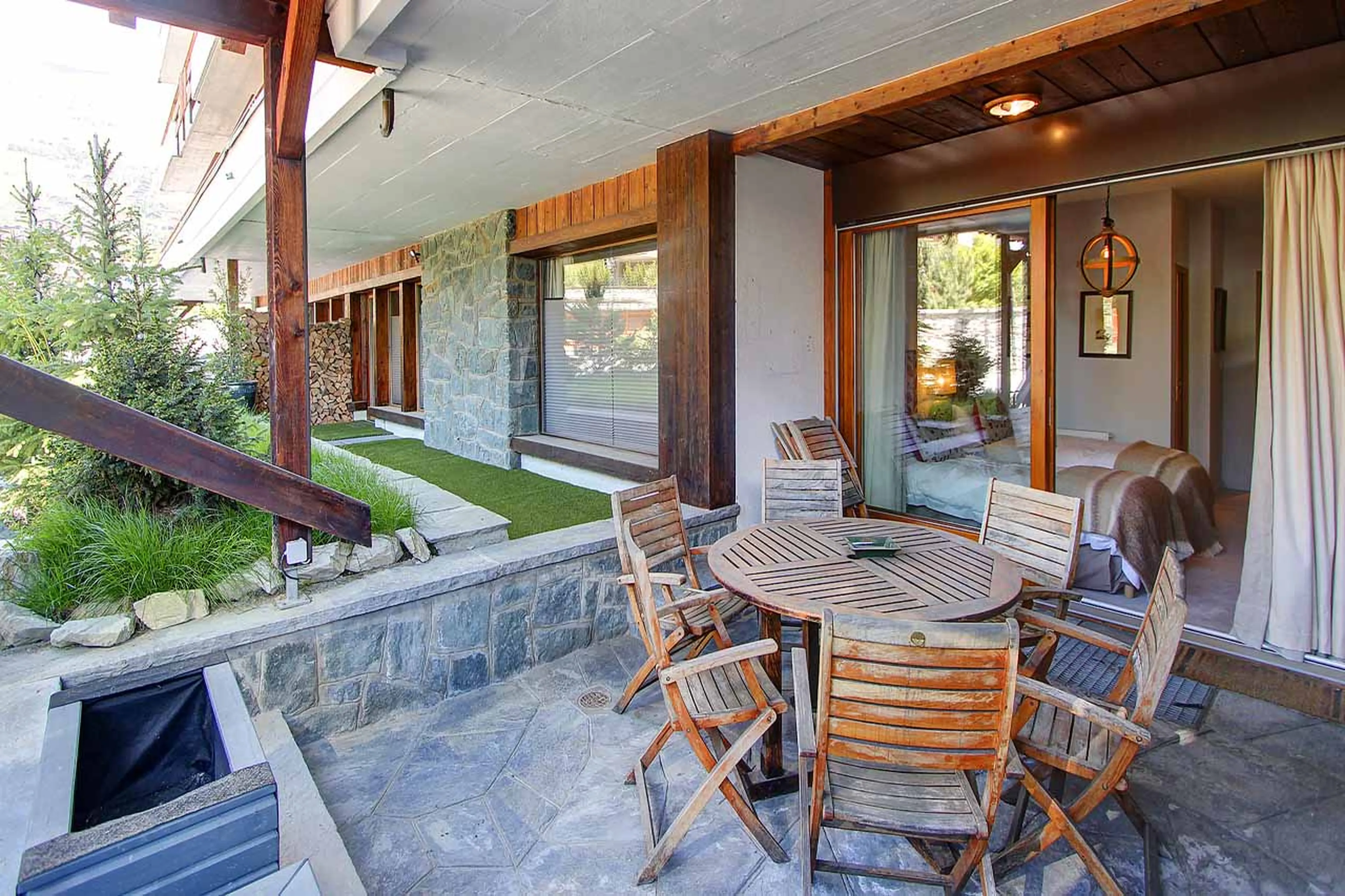 Terrace area at Apartment Centrale in Verbier