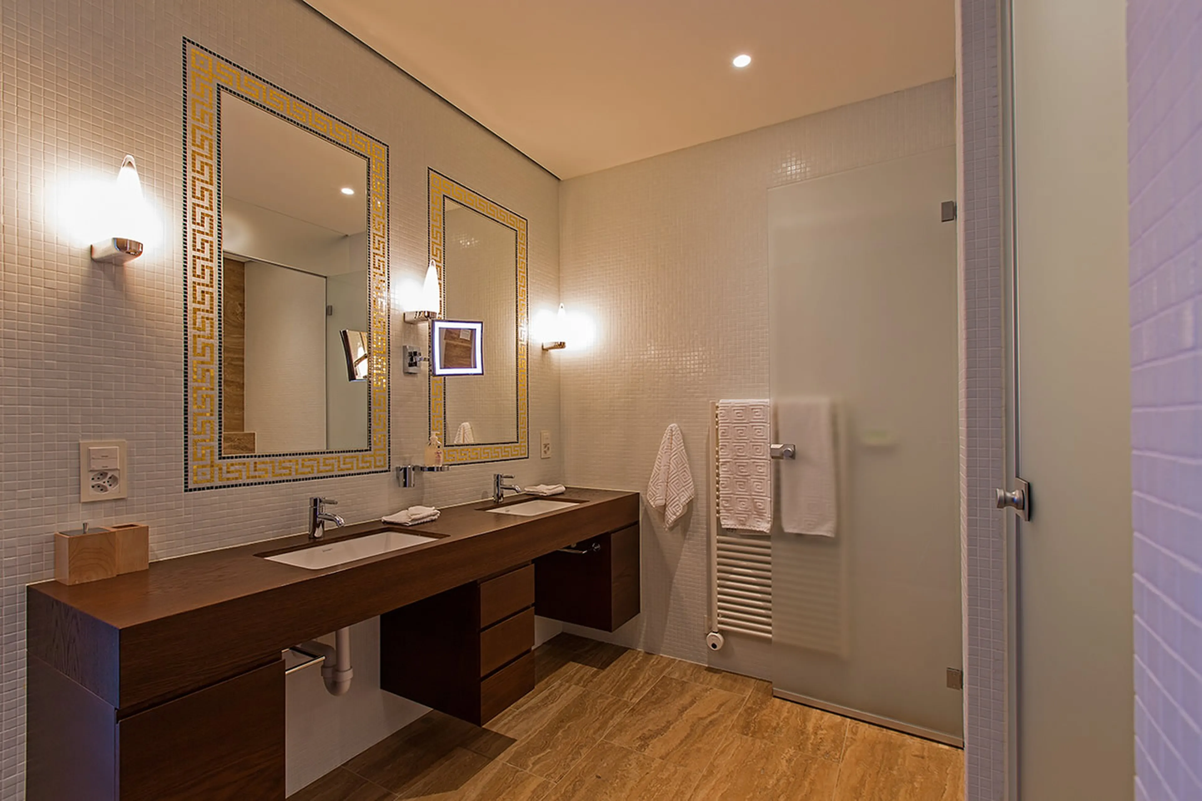 Second en-suite shower room of  Apartment Giuliani in St Moritz