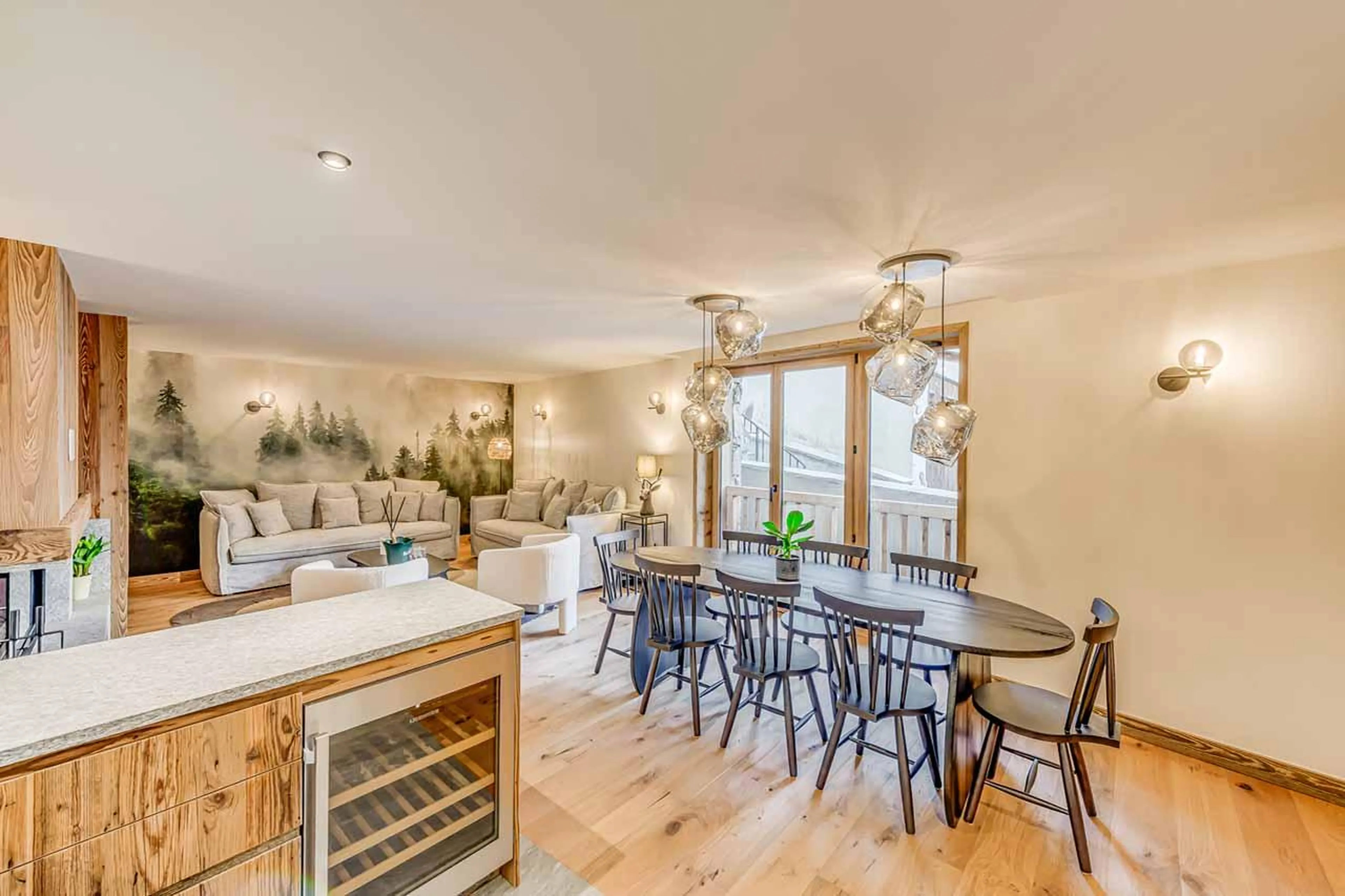 Kitchen, dining and living area in Apartment Flora, Val d'Isere