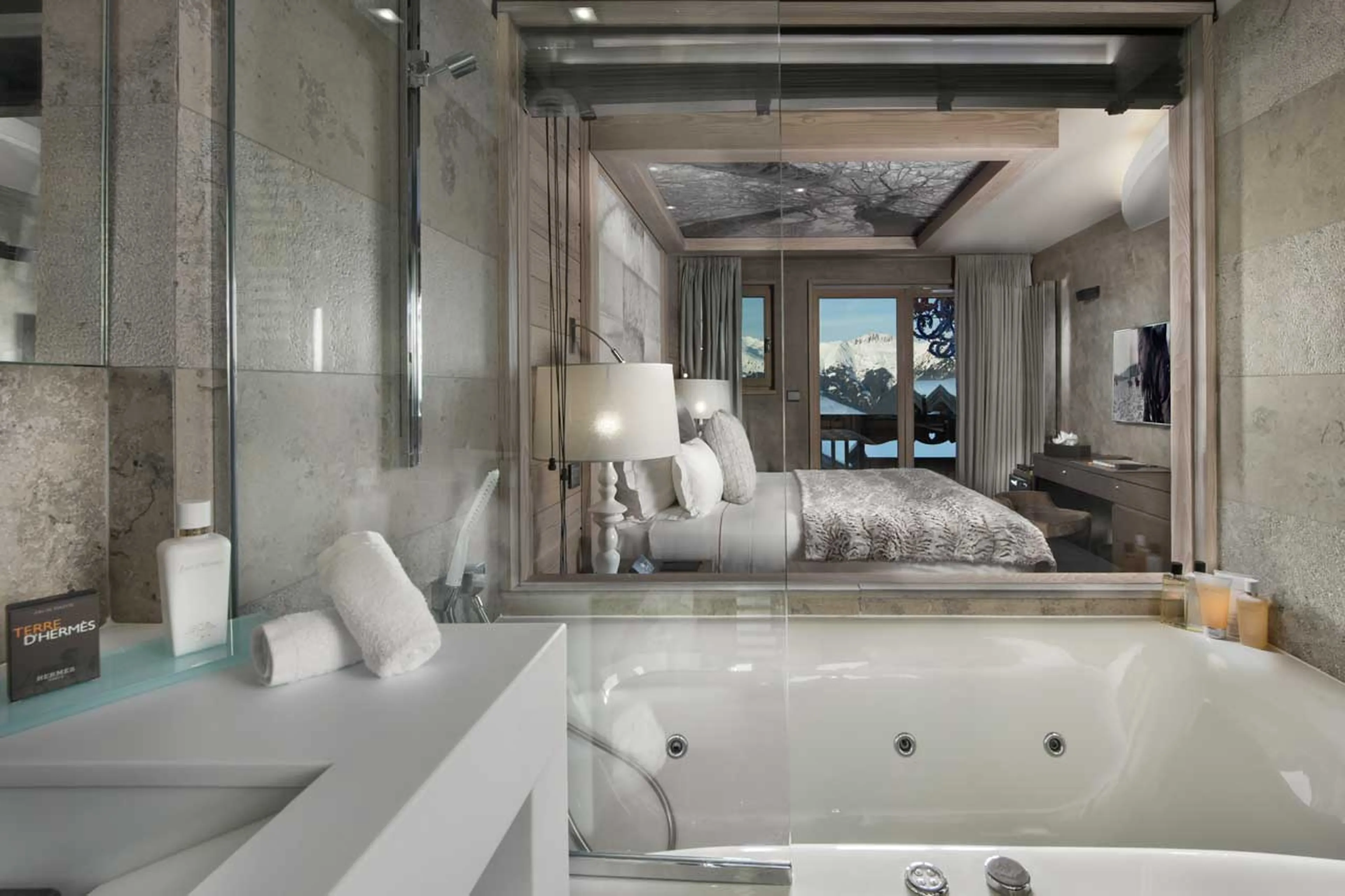 En-suite bathroom at Apartment Garnet in Courchevel 1850