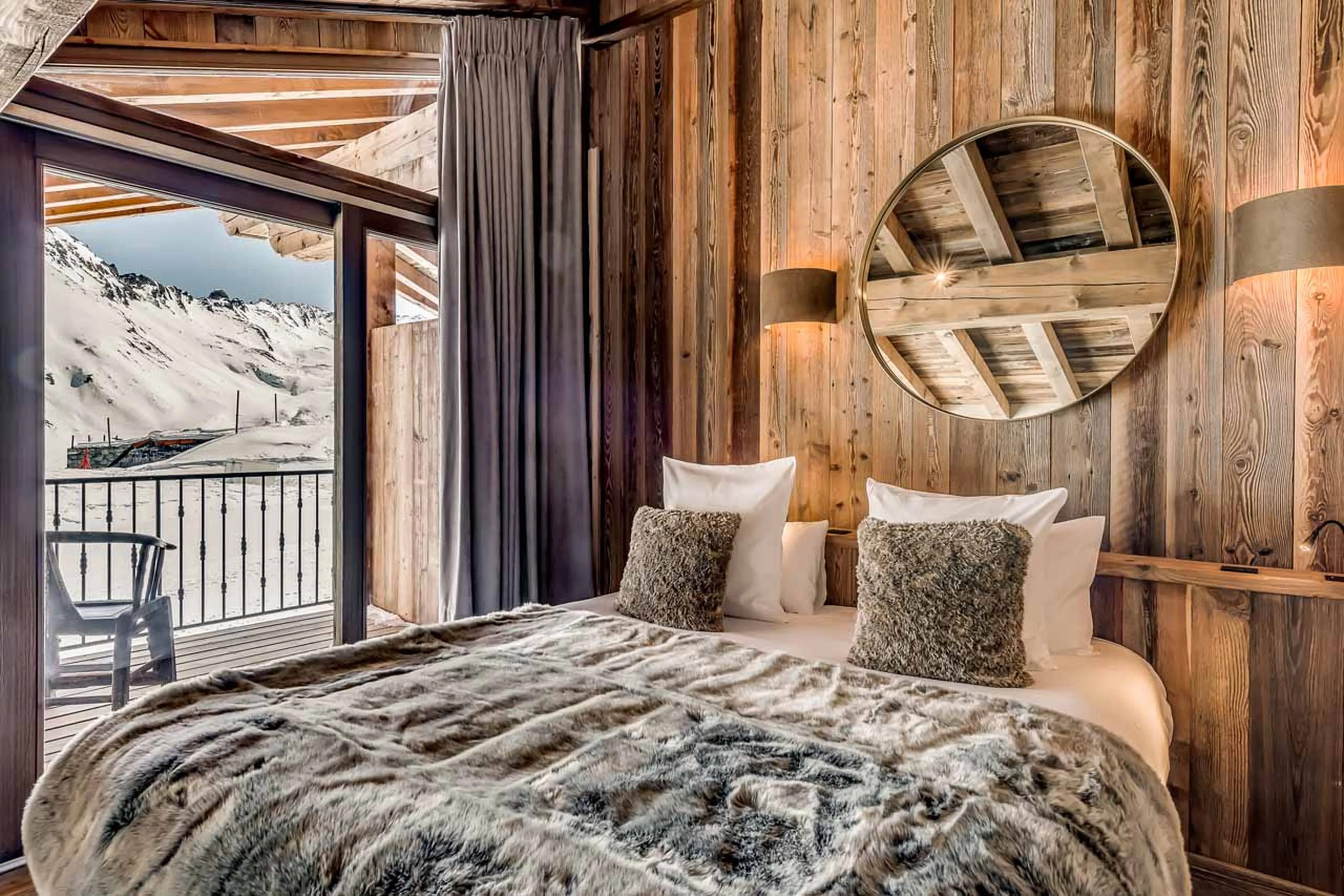 Bedroom one at Apartment Glacier in Val d'Isere