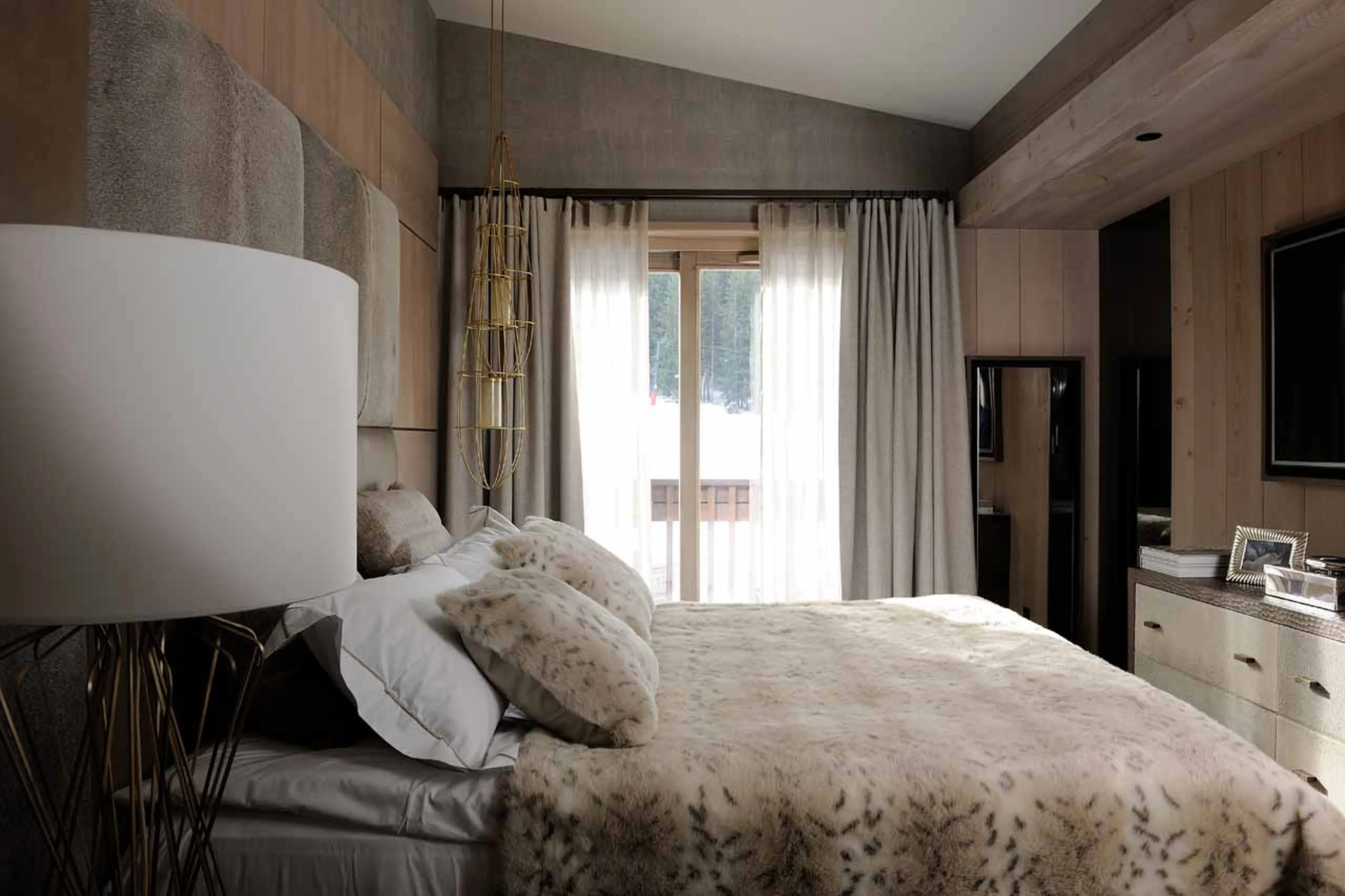 Bedroom two at Apartment L’Empyrée 1850 in Courchevel 1850