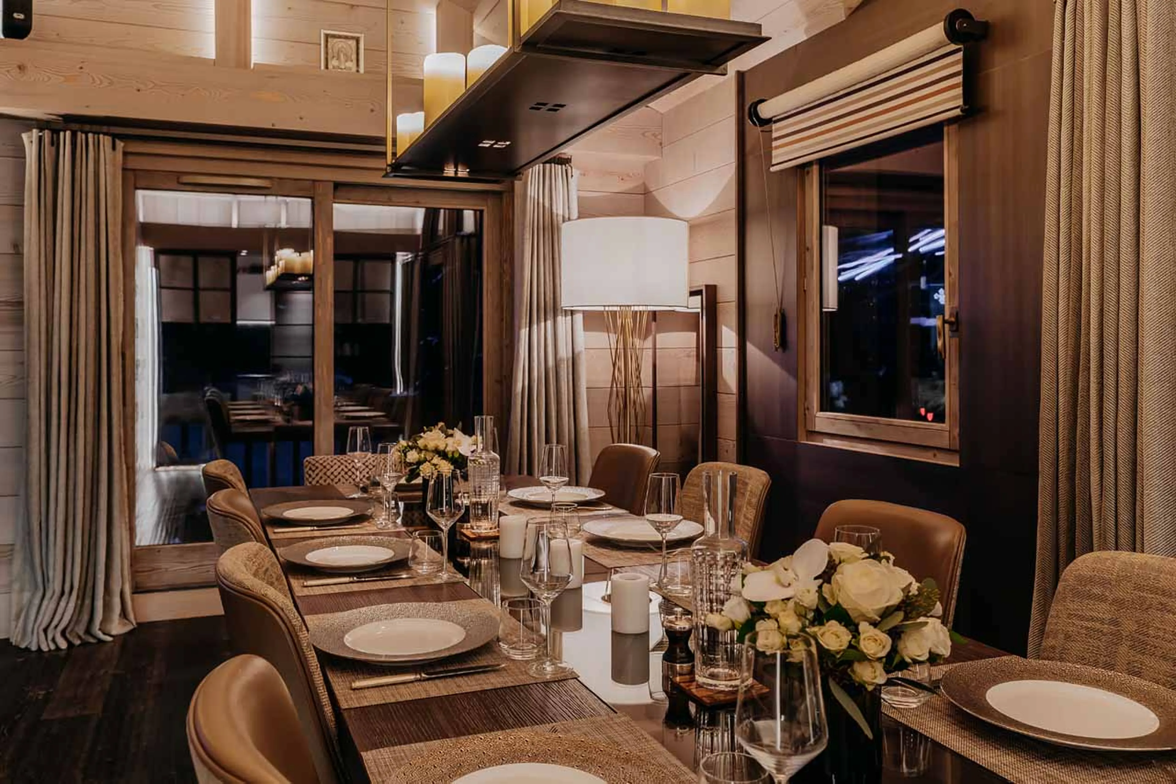 Dining area at night at Apartment L’Empyrée 1850 in Courchevel 1850