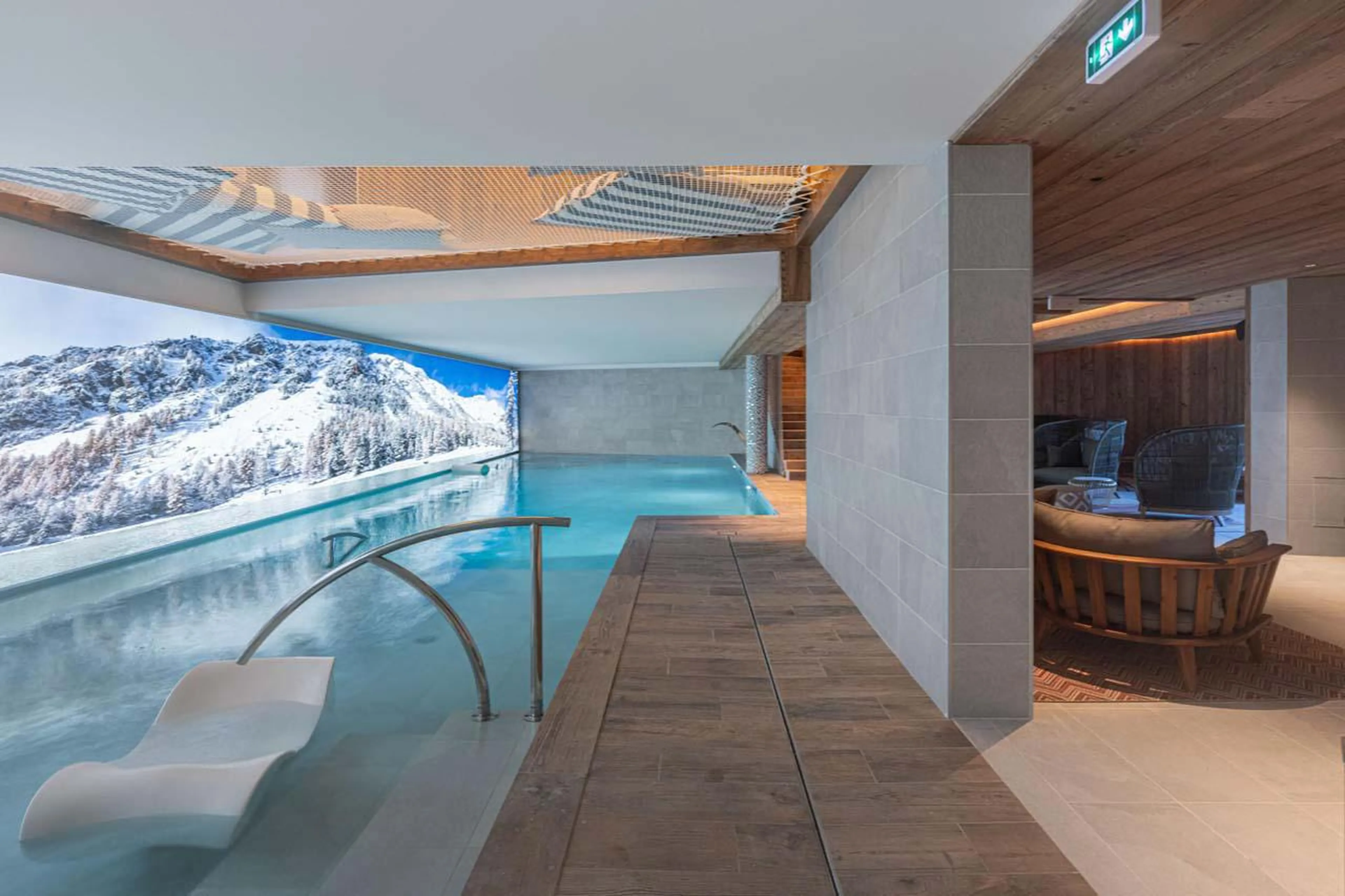 Indoor swimming pool at Apartment Intresso in Courchevel 1850