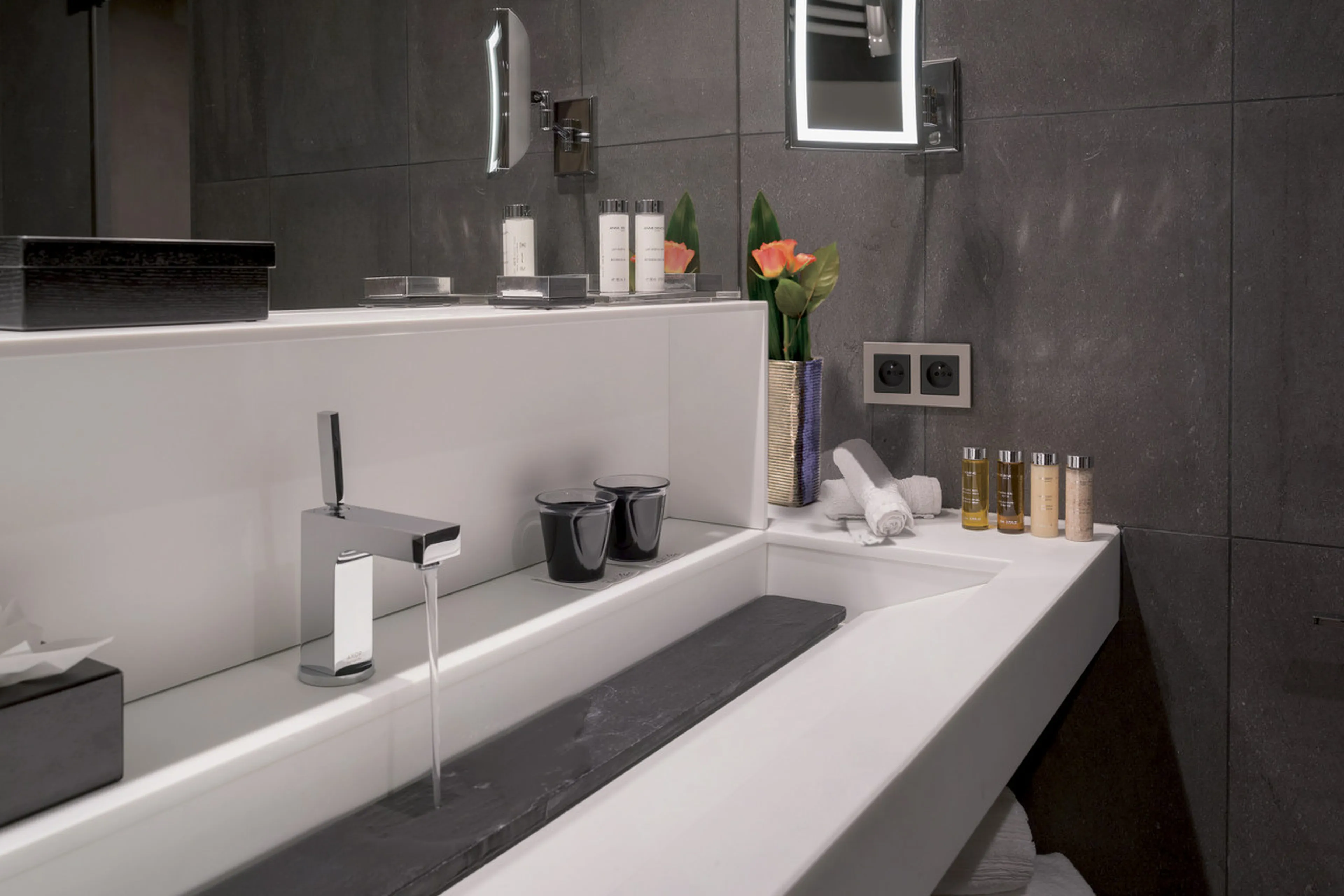 Top of the range amenities in bathroom of Apartment Jade in Courchevel 1850