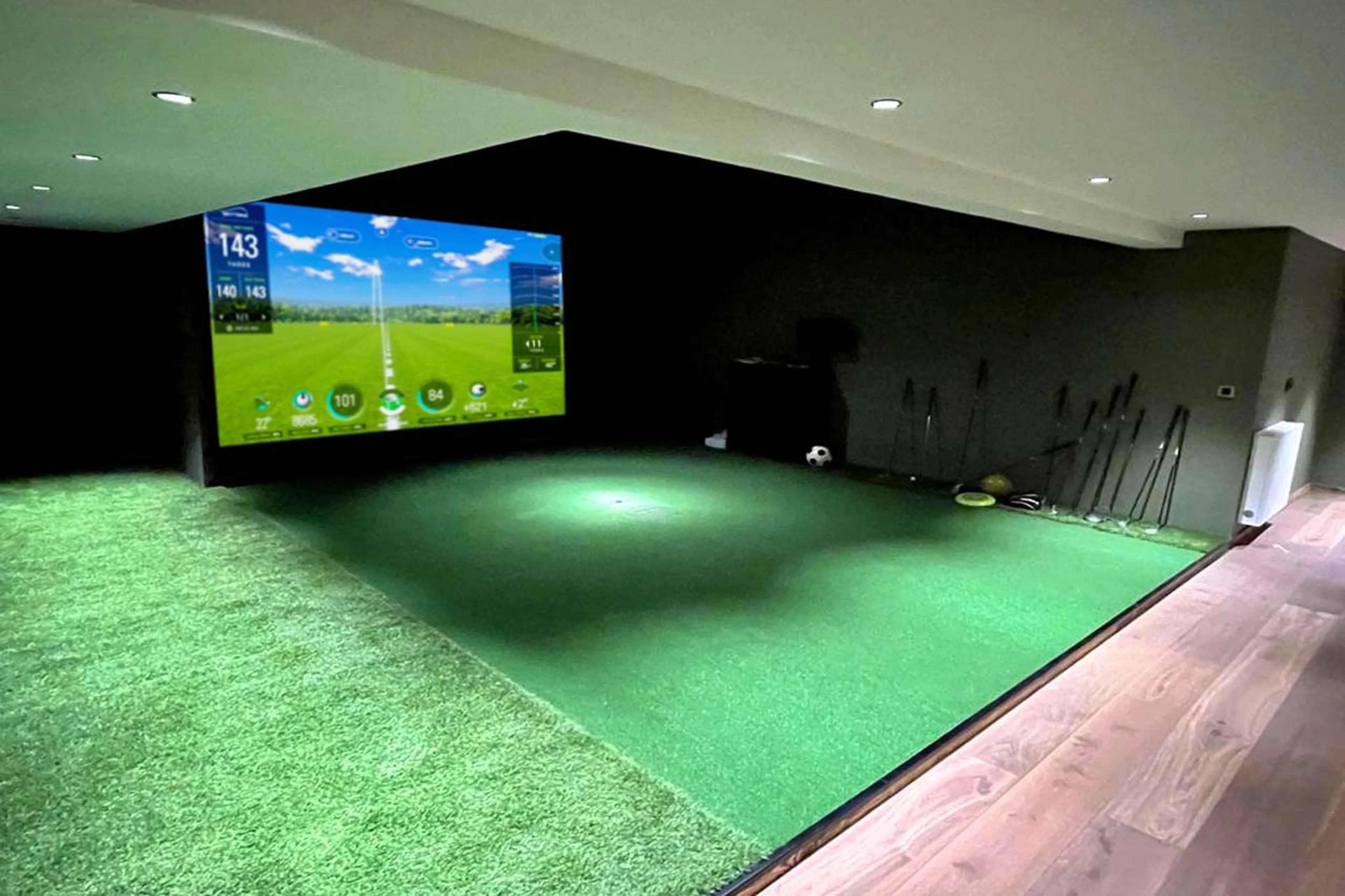 Golf simulator at Apartment Josanne in Meribel