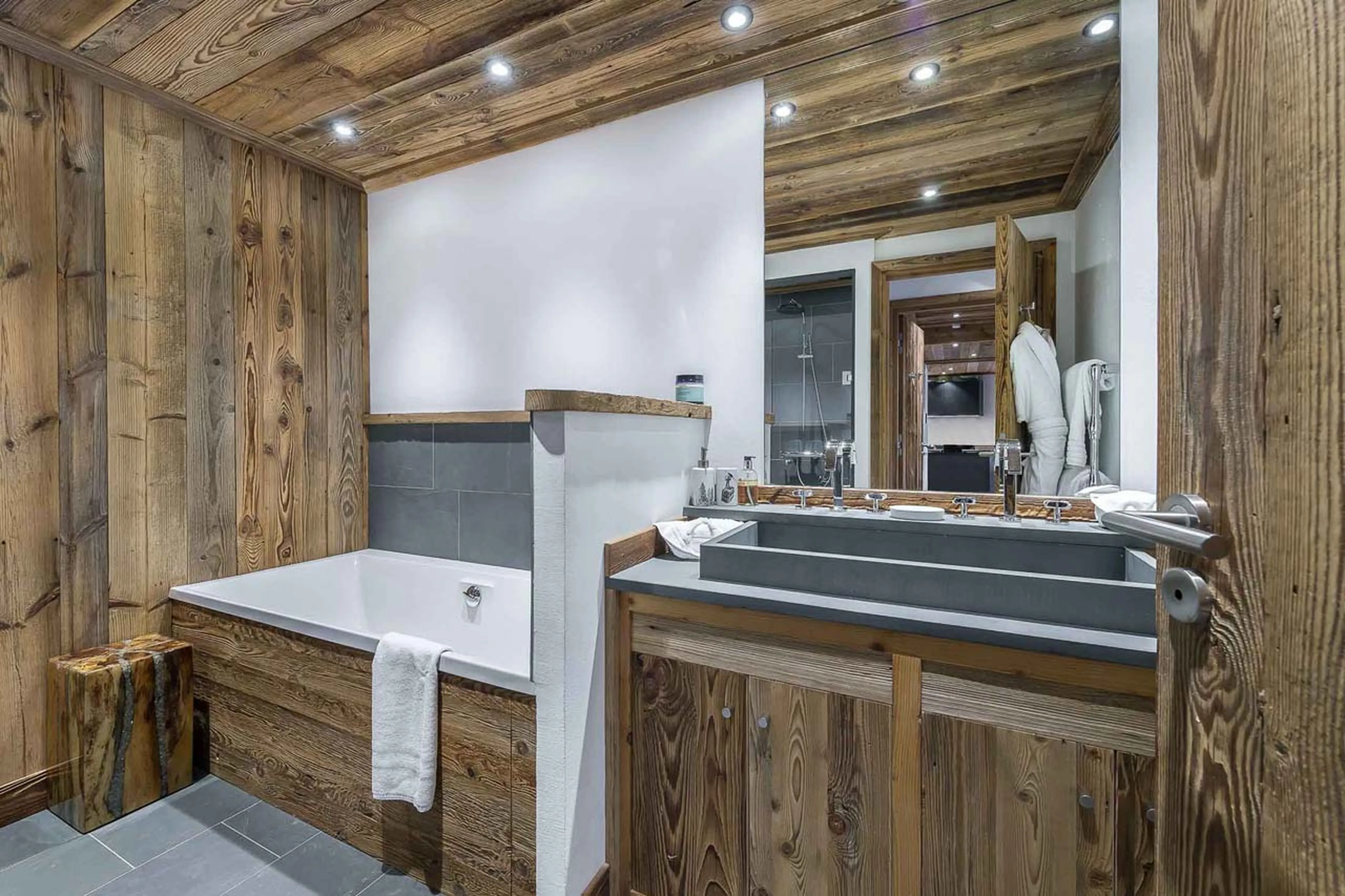 En-suite bathroom at Apartment la Canadienne 8 in Val d'Isere